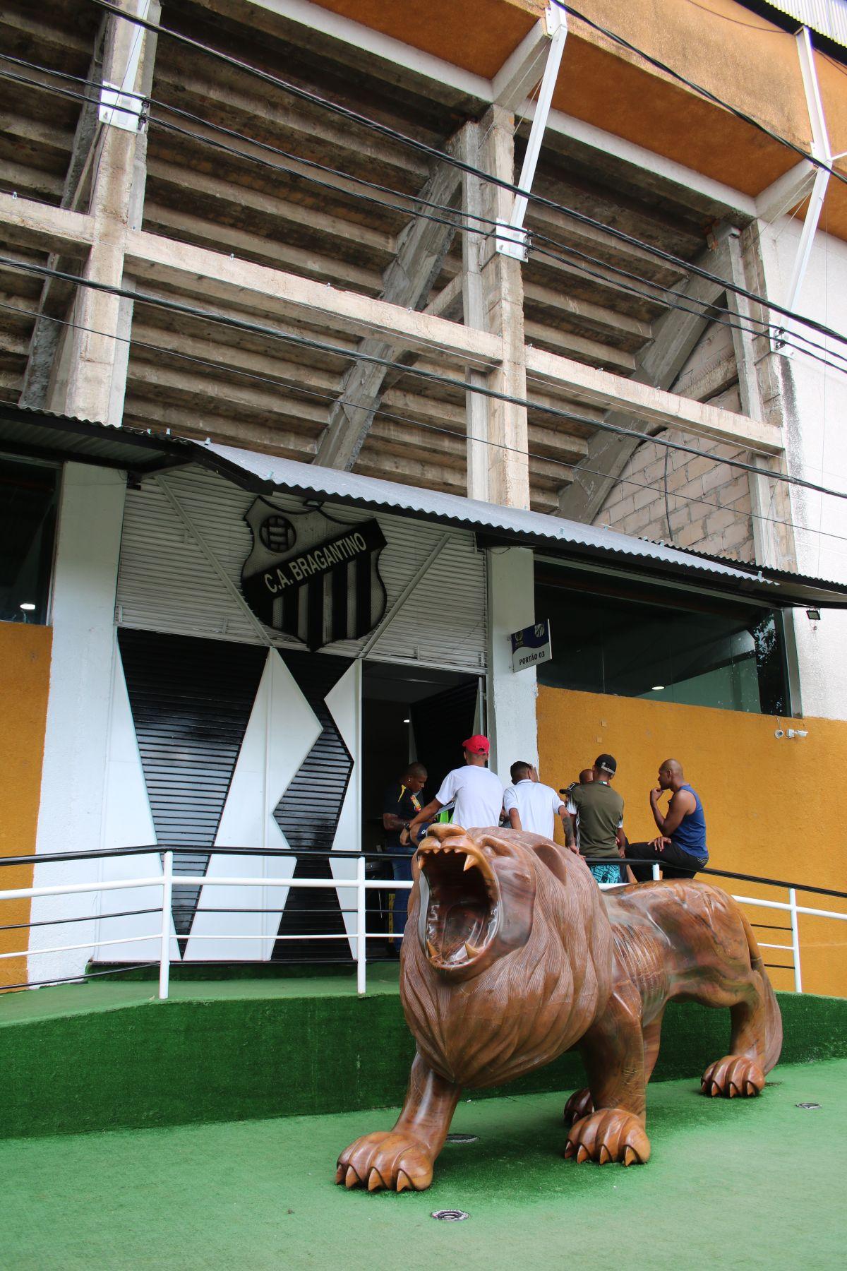 Clube Atletico Bragantino's lion symbol