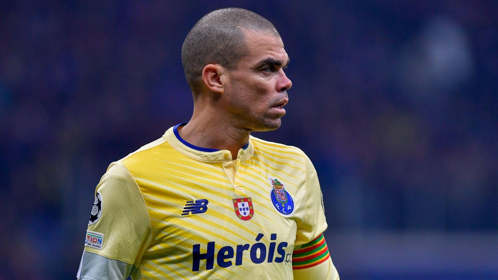 Pepe of Porto celebrates scoring his team's first goal during the UEFA Champions League round of sixteen leg one match between FC Internazionale Milano and FC Porto at Stadio Giuseppe Meazza on February 22, 2023 in Milan, Italy.