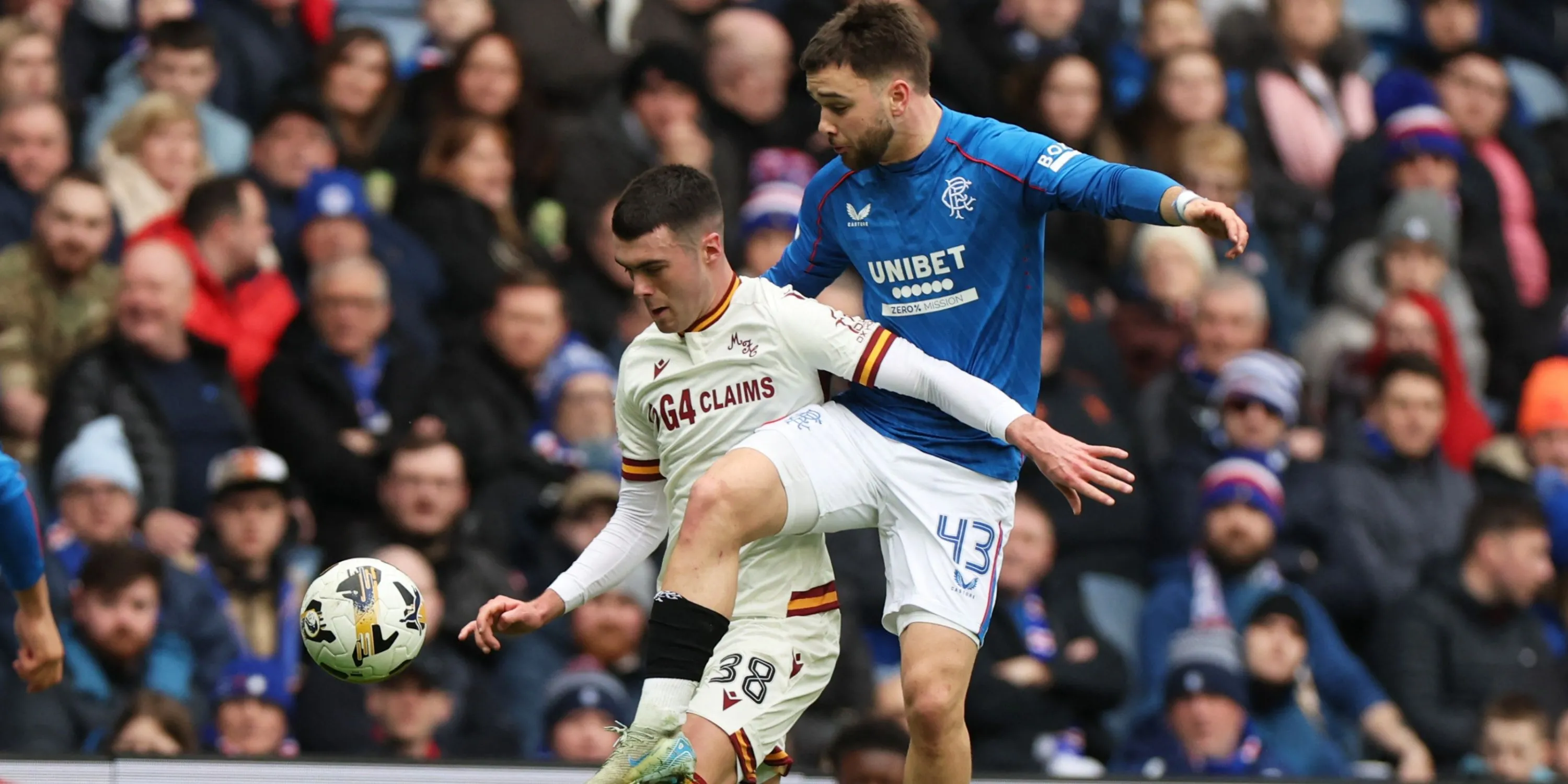 Chân dung tiền vệ Lennon Miller, mục tiêu chuyển nhượng của Leeds United