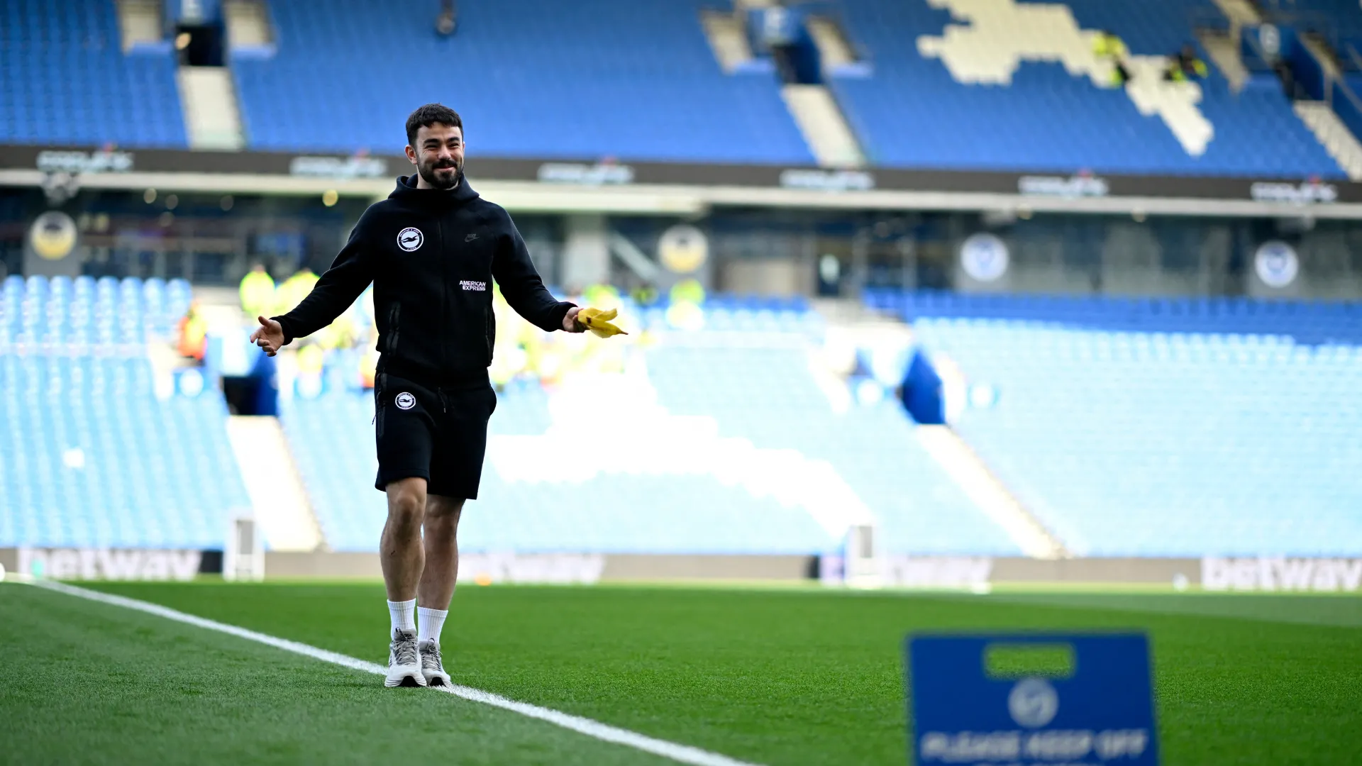 Eiran Cashin cầu thủ cũ của Derby County giờ thi đấu cho Brighton tại Ngoại hạng Anh