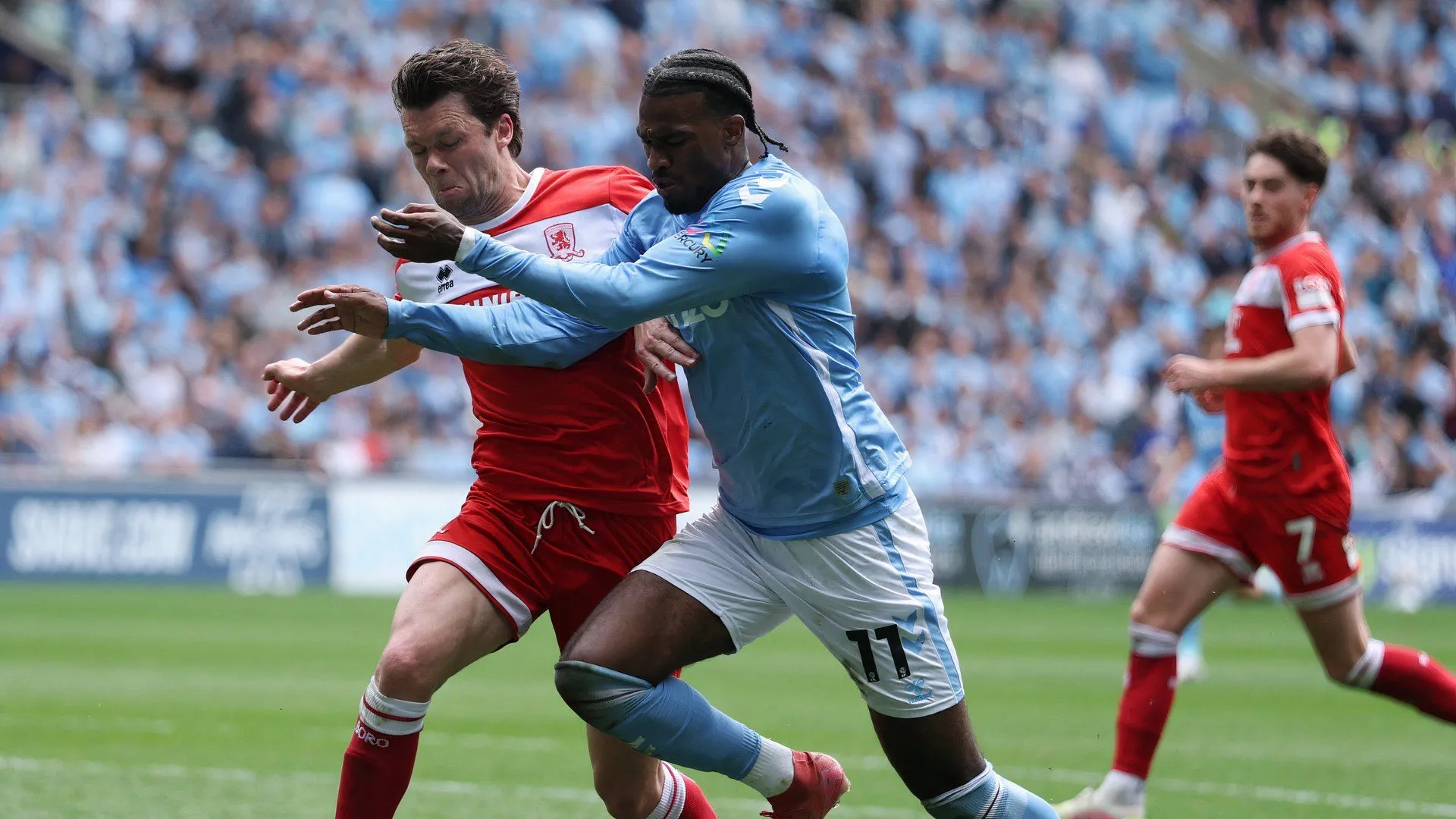 Haji Wright trong màu áo Coventry City thi đấu tại Championship