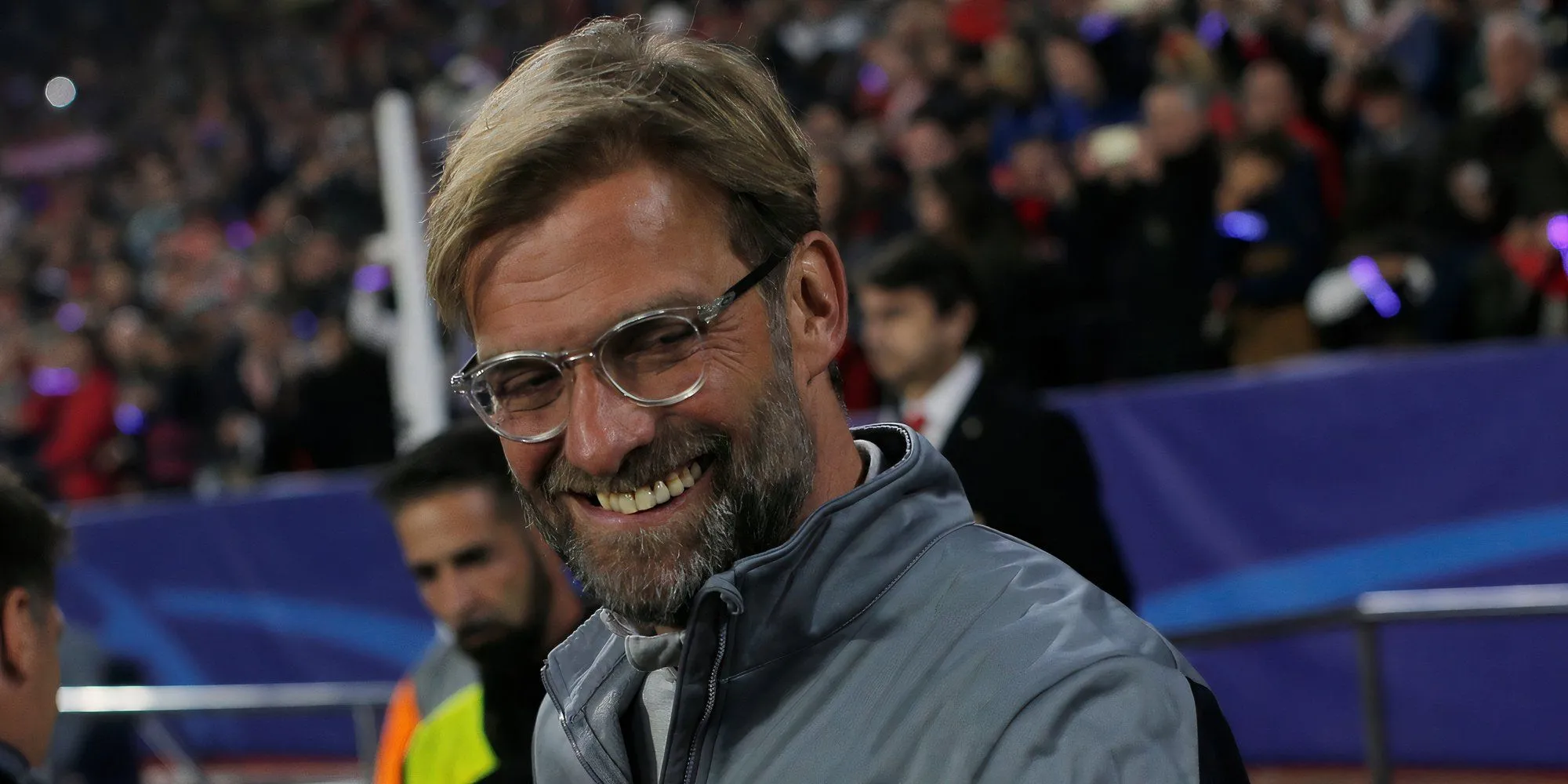 HLV Jurgen Klopp ăn mừng đầy cảm xúc tại sân Sanchez Pizjuan