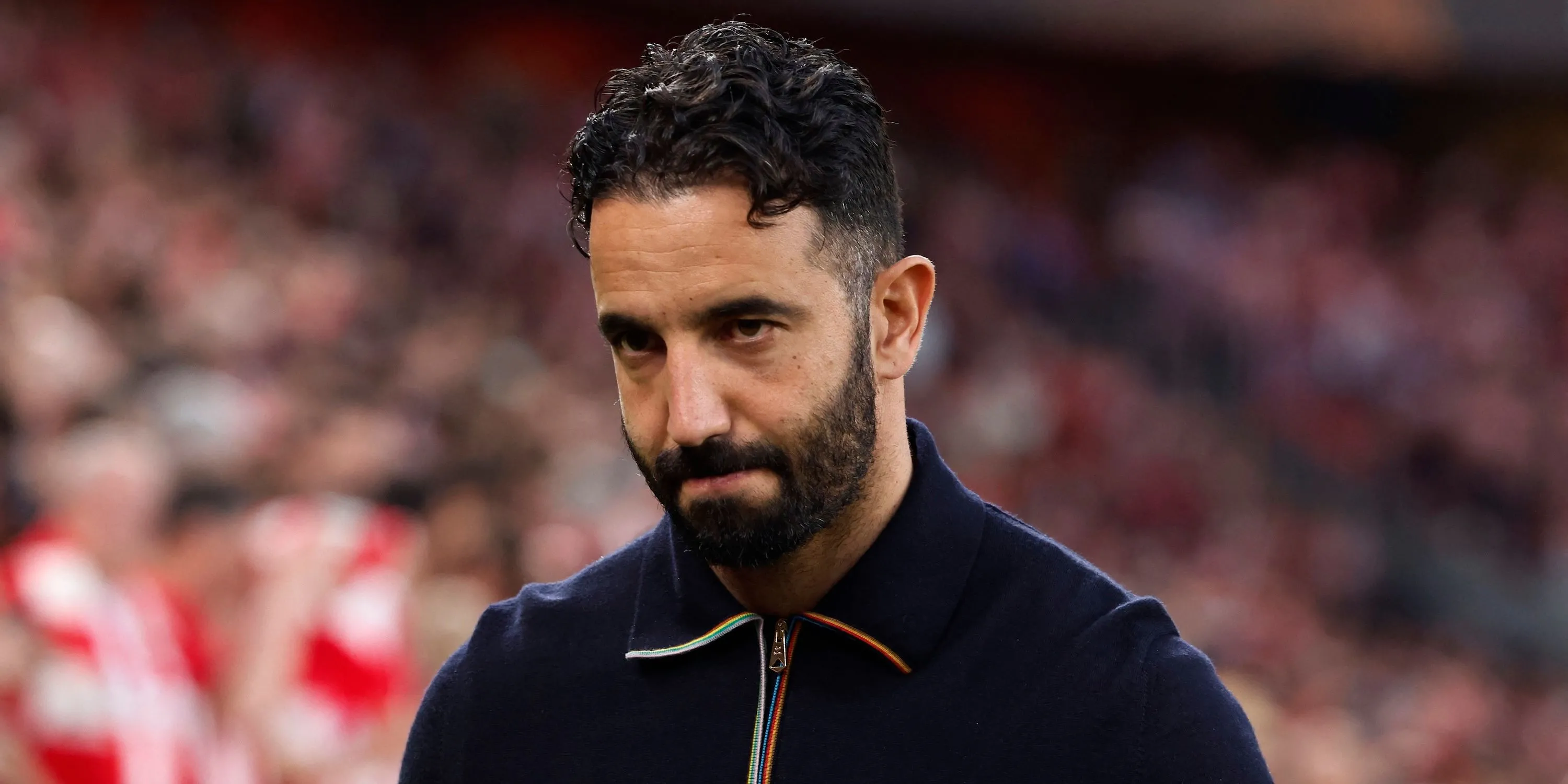 HLV Ruben Amorim của Manchester United chỉ đạo trước trận đấu
