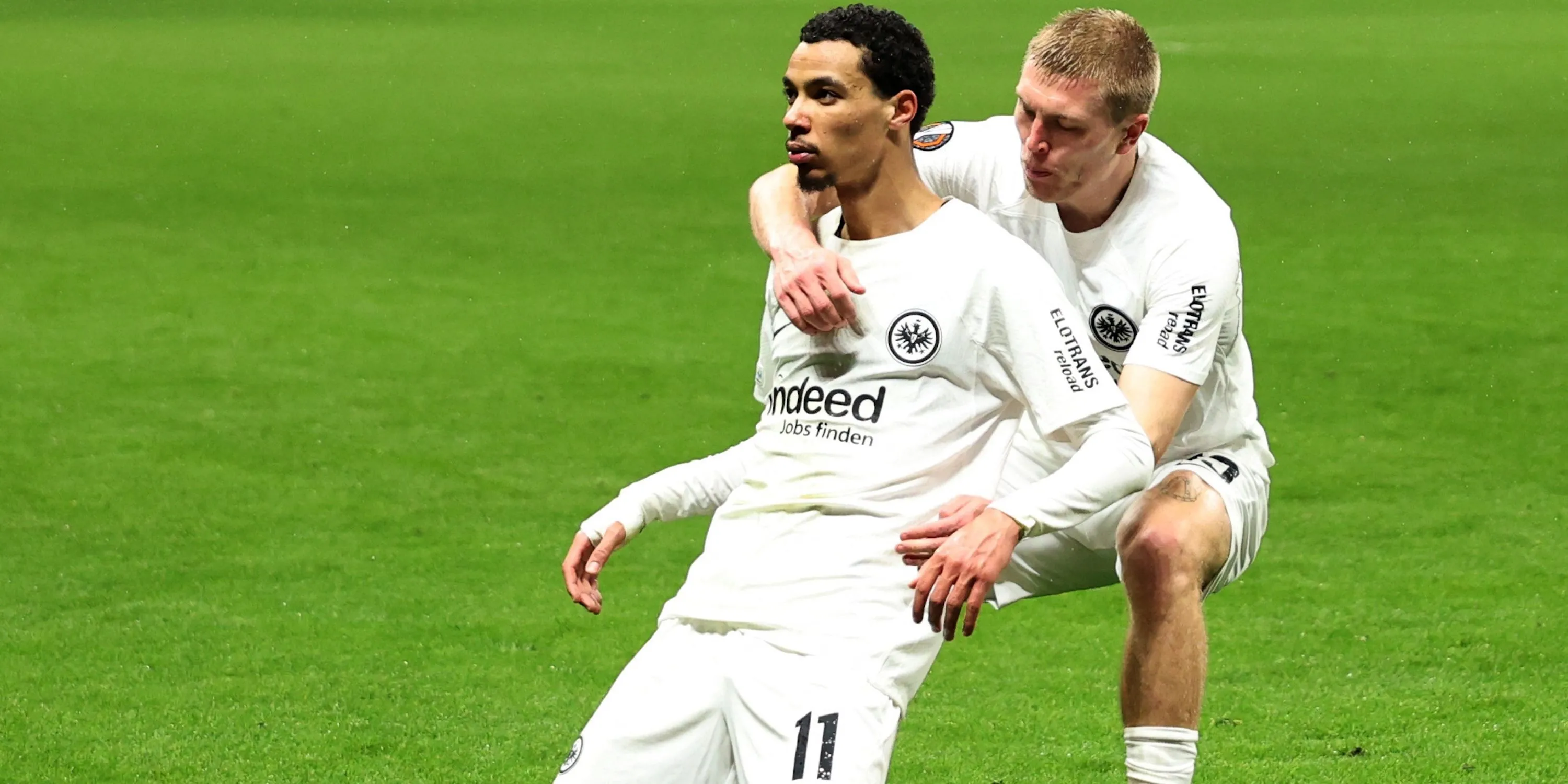 Hugo Ekitiké ăn mừng bàn thắng cùng Eintracht Frankfurt, minh chứng cho hiệu suất ấn tượng.