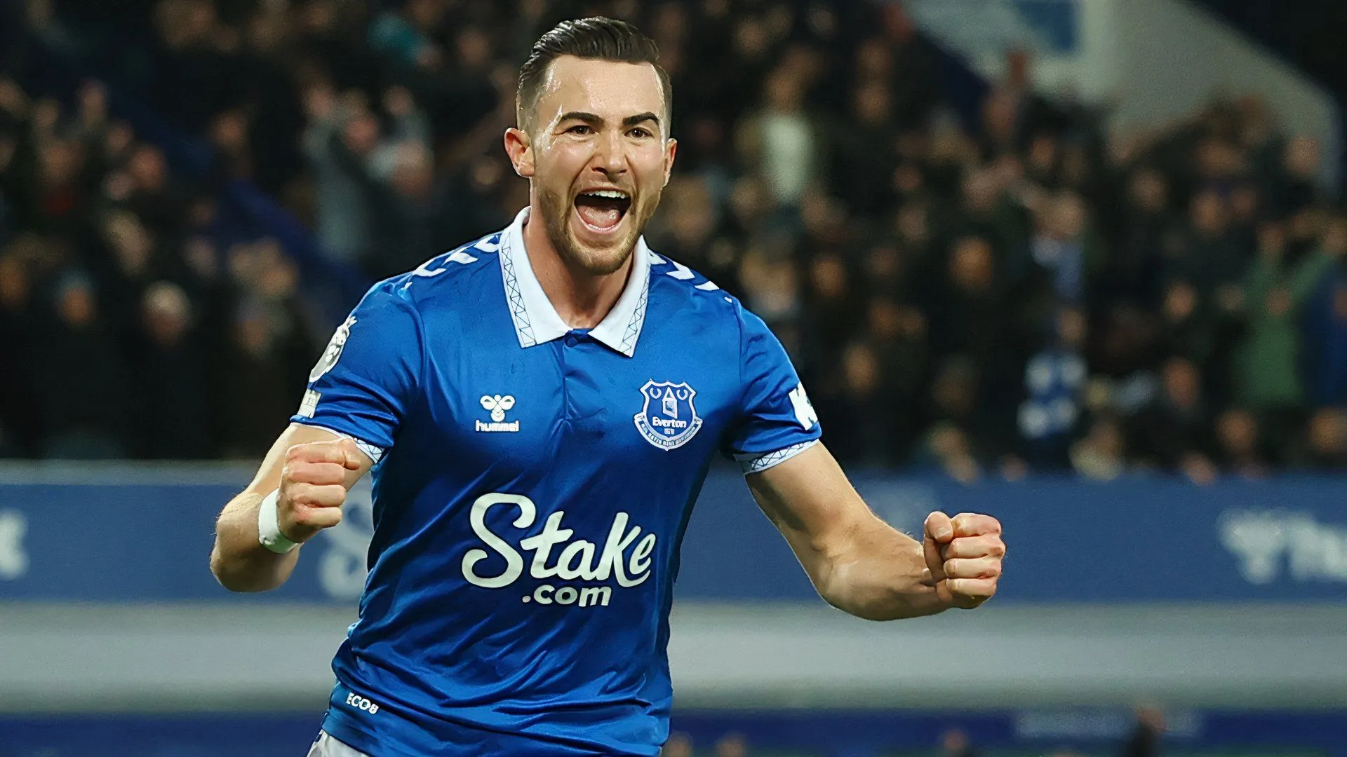 Jack Harrison ghi bàn cho Everton đối đầu Manchester City