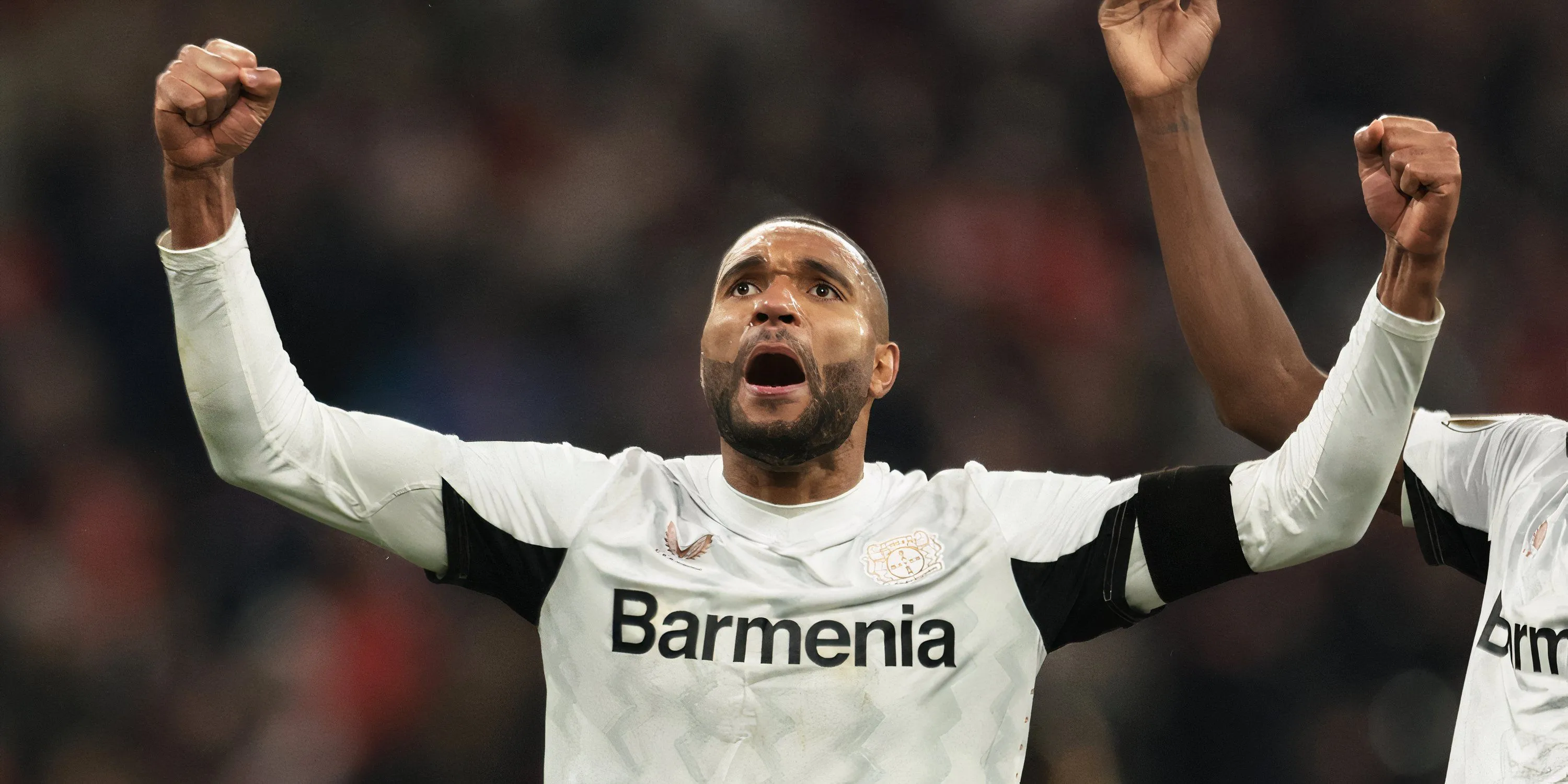 Jonathan Tah trong màu áo Bayer Leverkusen tranh tài tại DFB Pokal