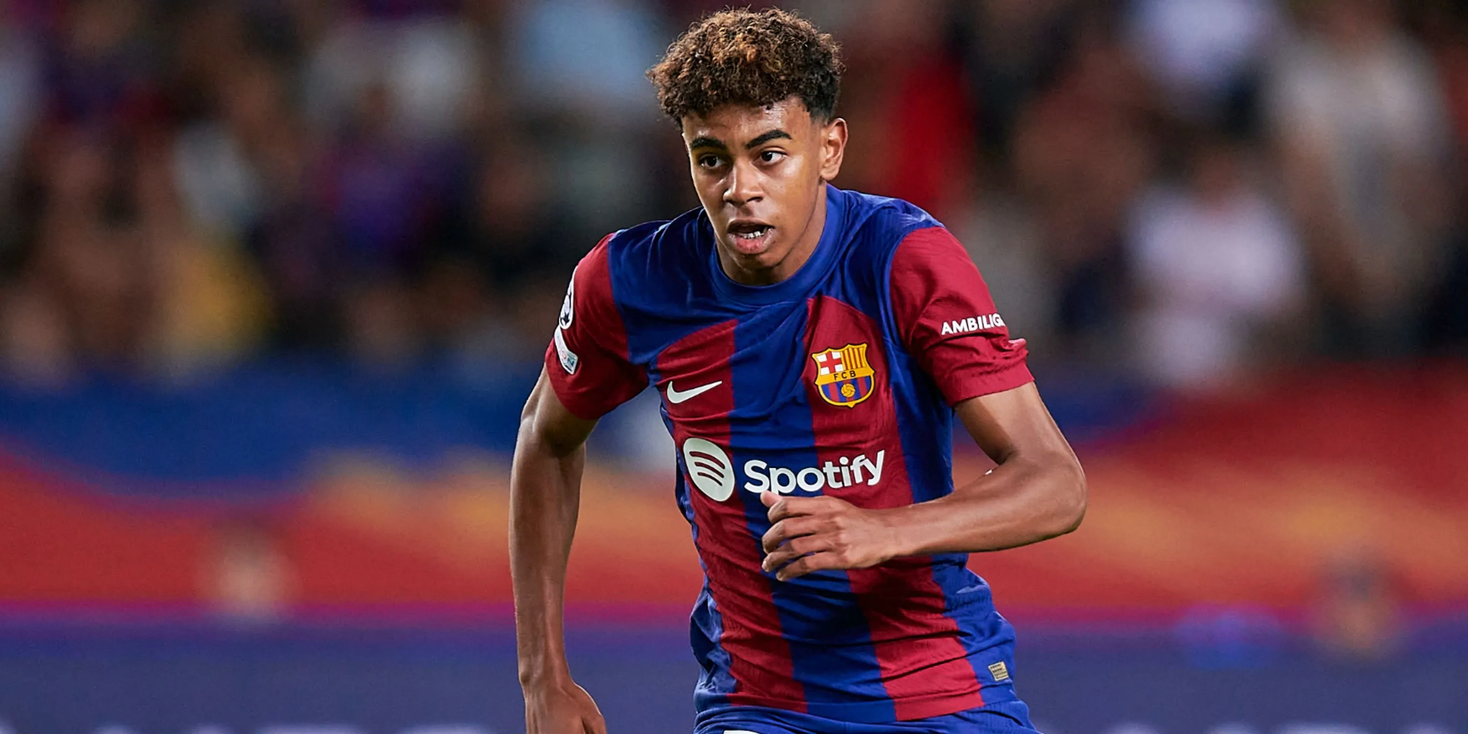 Lamine Yamal kiến tạo trong trận đấu La Liga giữa Barcelona và Villarreal