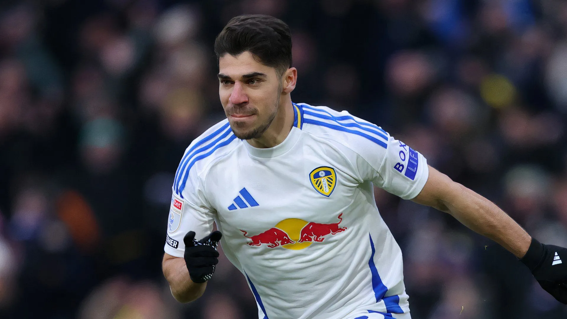Manor Solomon thể hiện phong độ ấn tượng trong màu áo Leeds United tại Championship