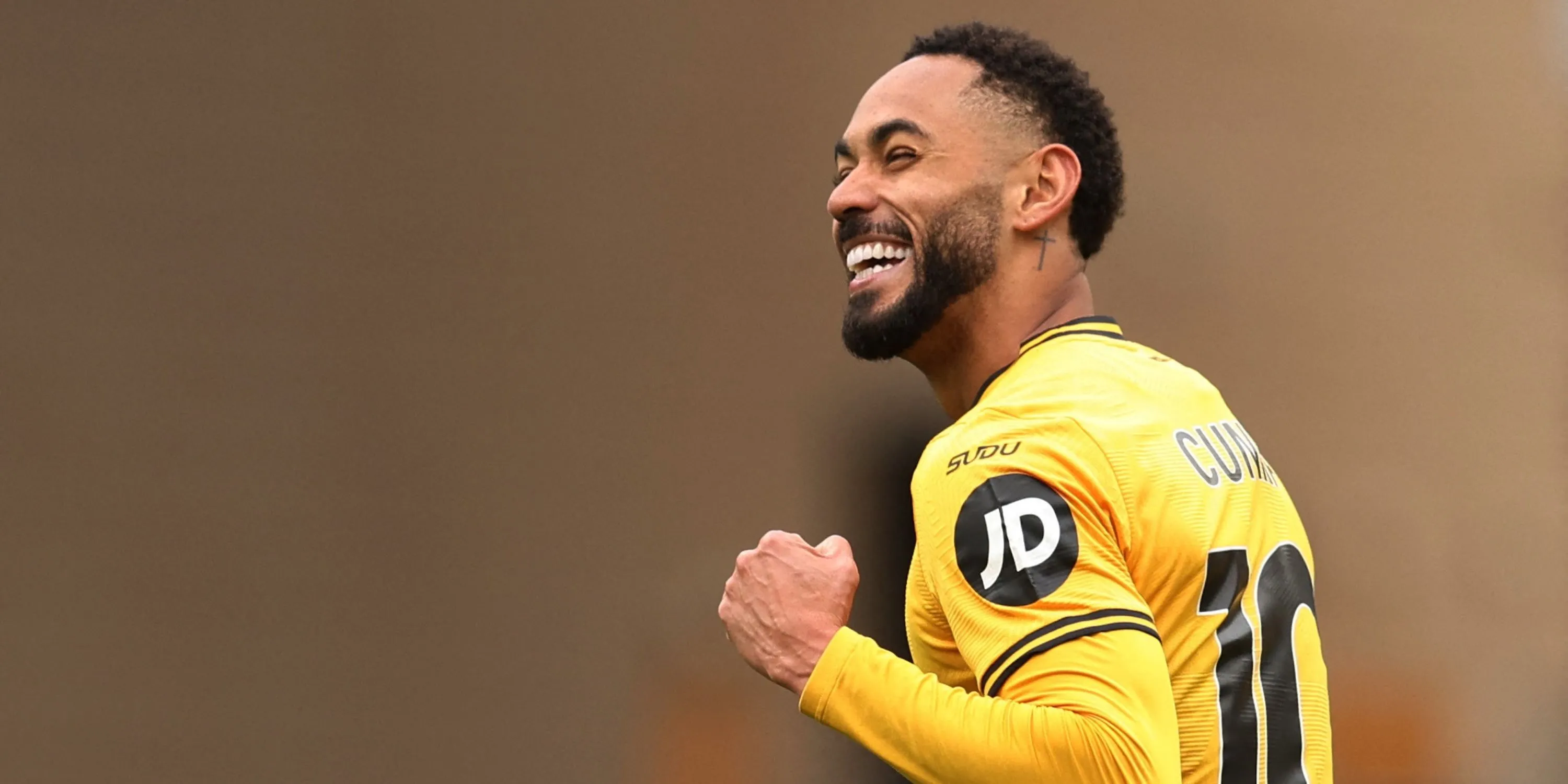 Matheus Cunha, mục tiêu của MU, ăn mừng bàn thắng cho Wolves