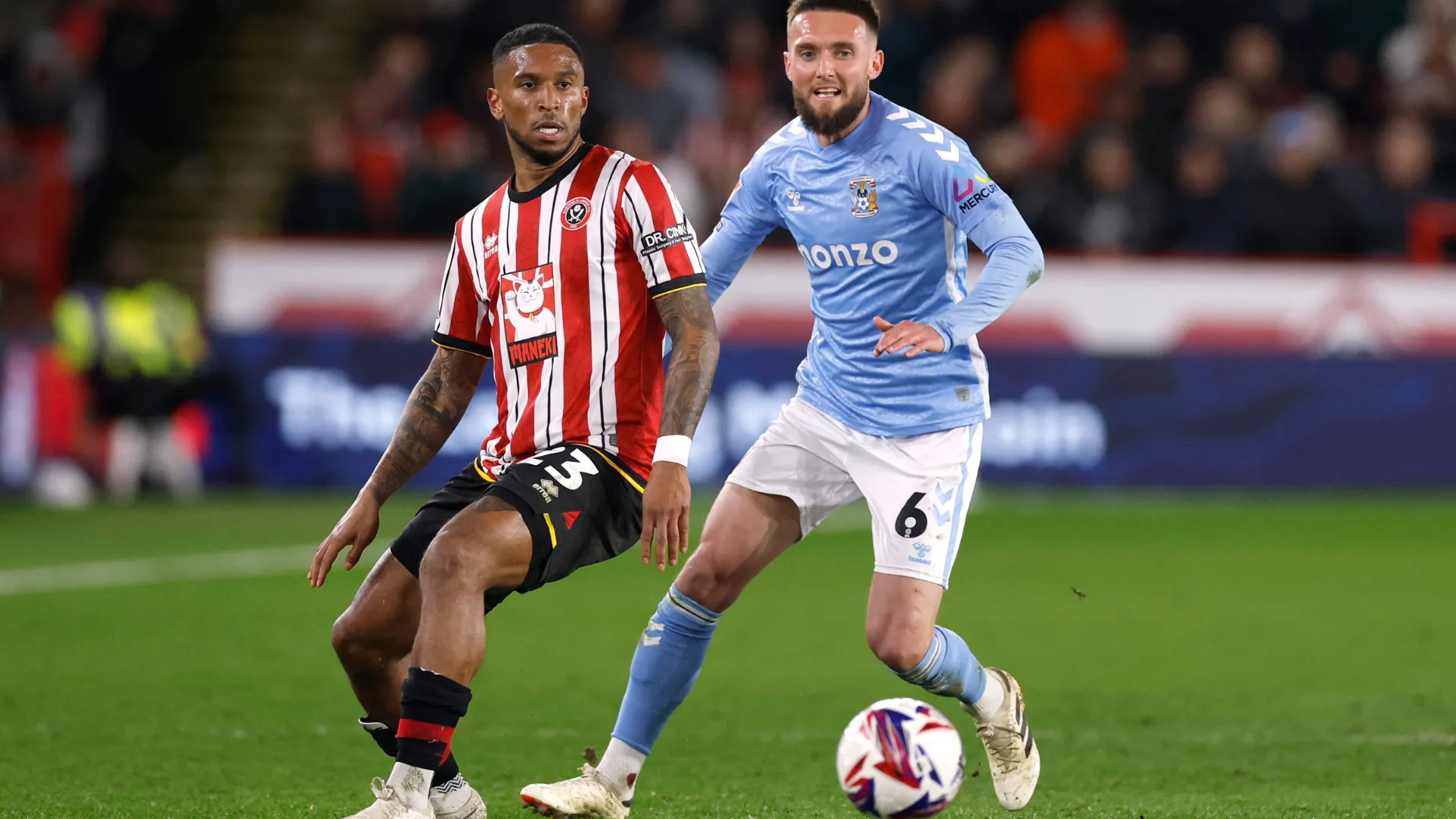 Matt Grimes trong màu áo Coventry City thi đấu play-off Championship