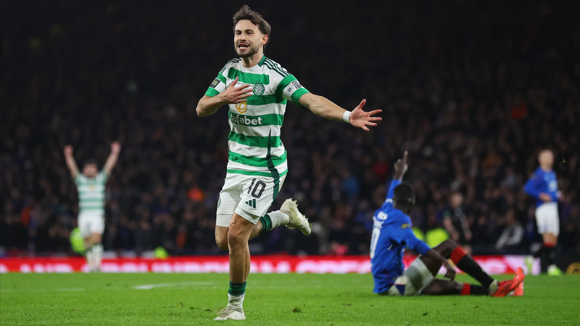 Nicolas-Gerrit Kuhn, mục tiêu tiềm năng của Leeds United, trong màu áo Celtic