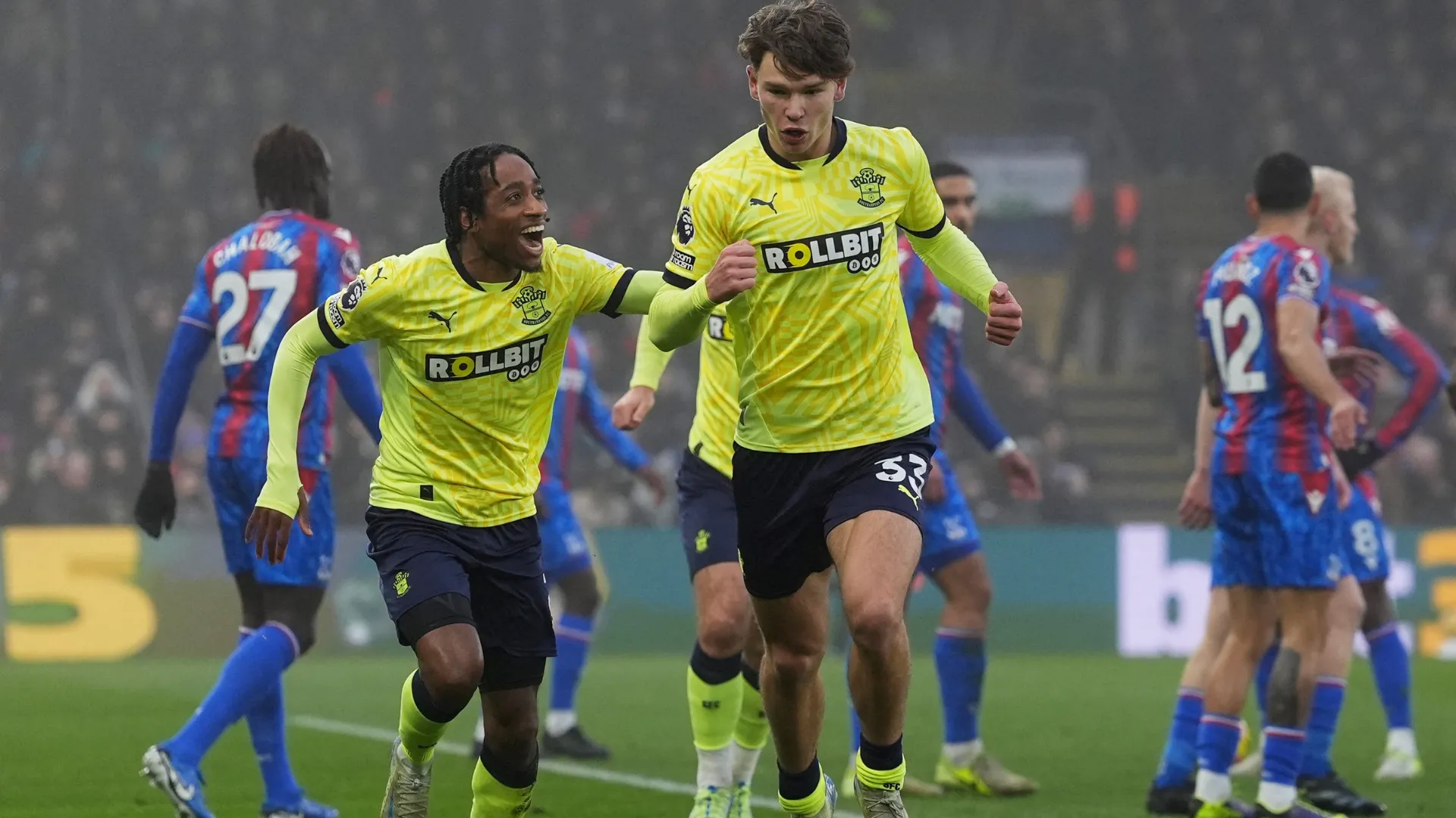 Thần đồng Tyler Dibling của Southampton