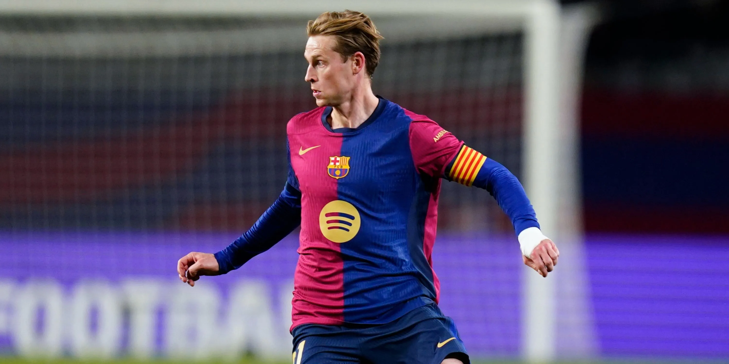 Tiền vệ Frenkie de Jong trong màu áo Barcelona, mục tiêu chuyển nhượng của Arsenal hè 2025