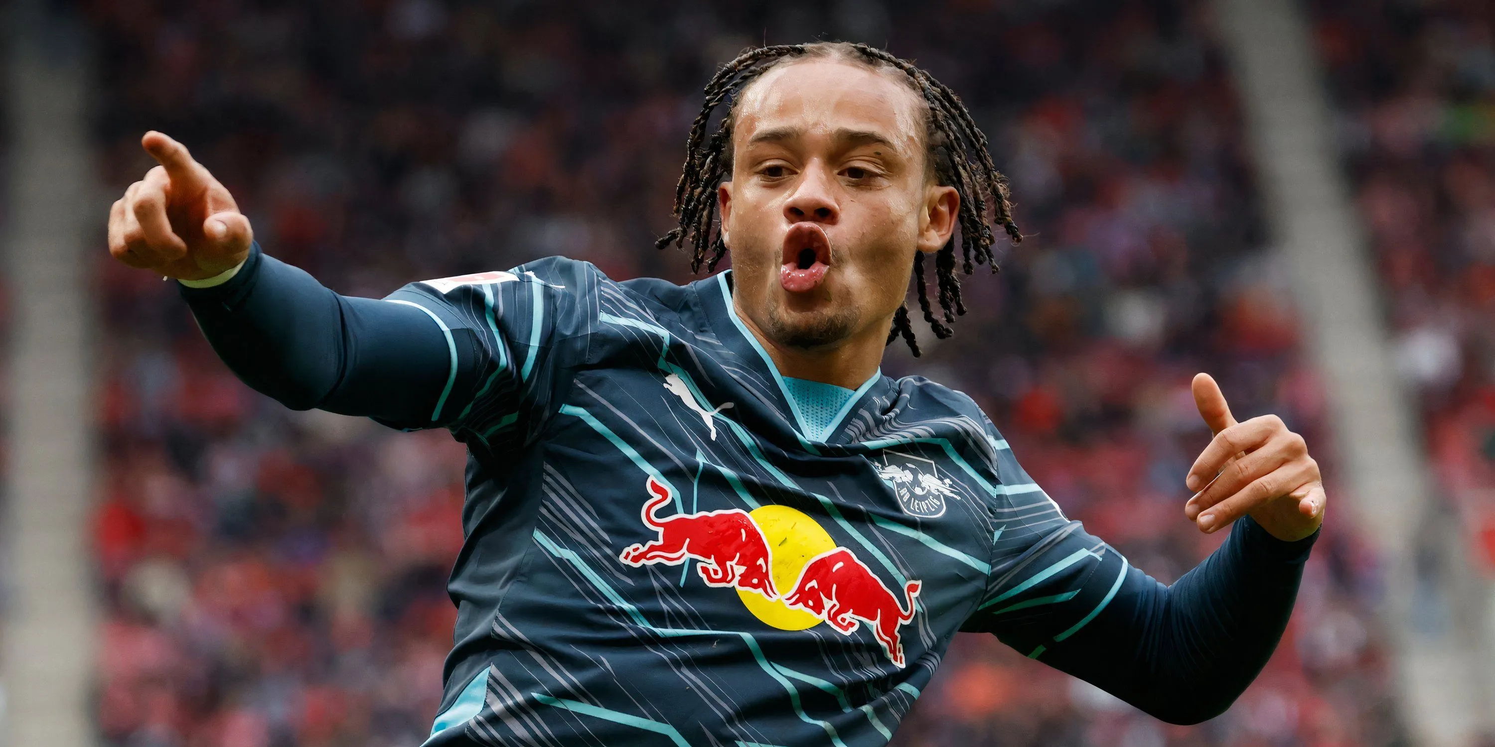 Tiền vệ Xavi Simons trong màu áo RB Leipzig thi đấu tại Bundesliga