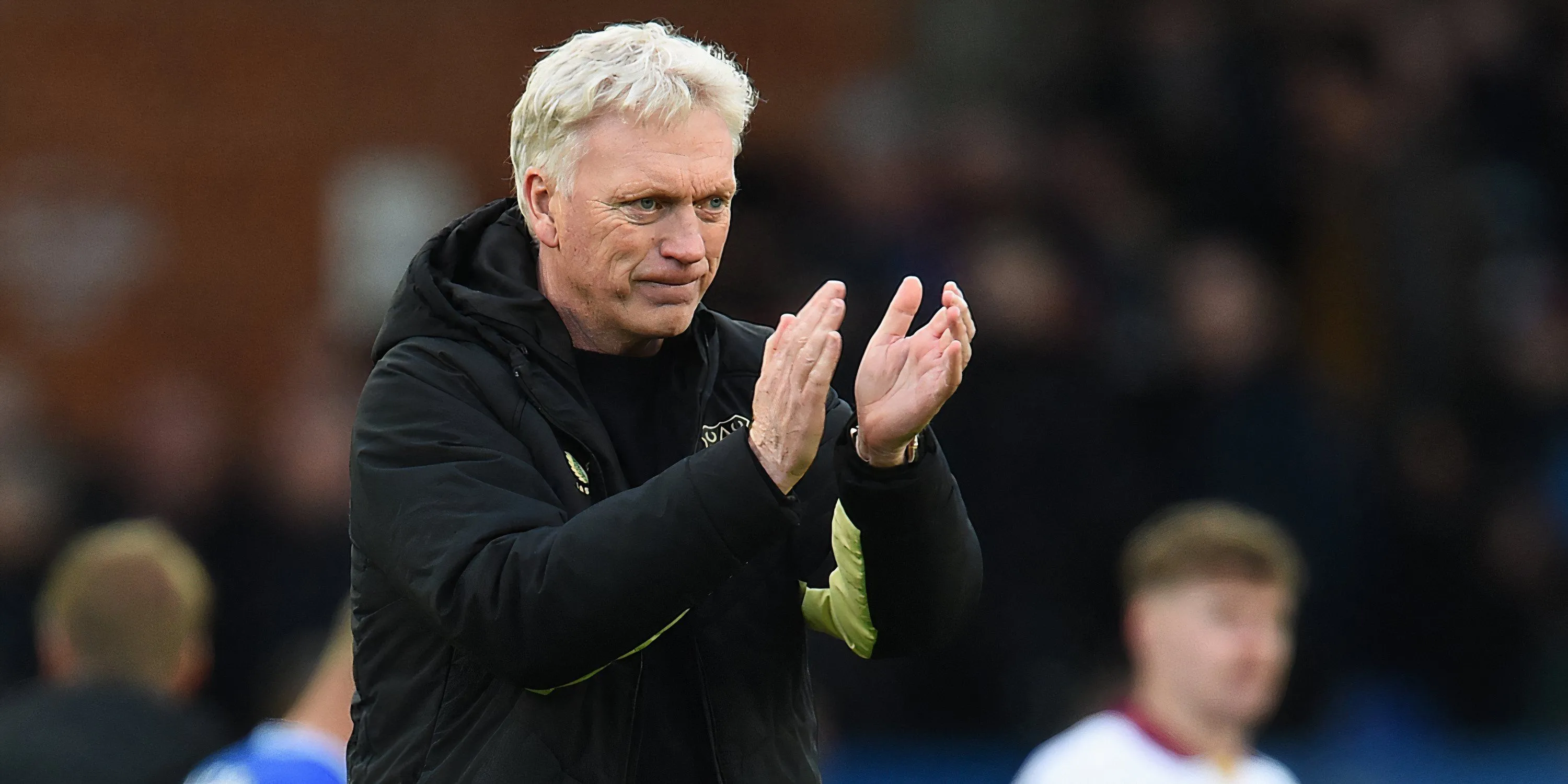 HLV David Moyes của Everton chỉ đạo