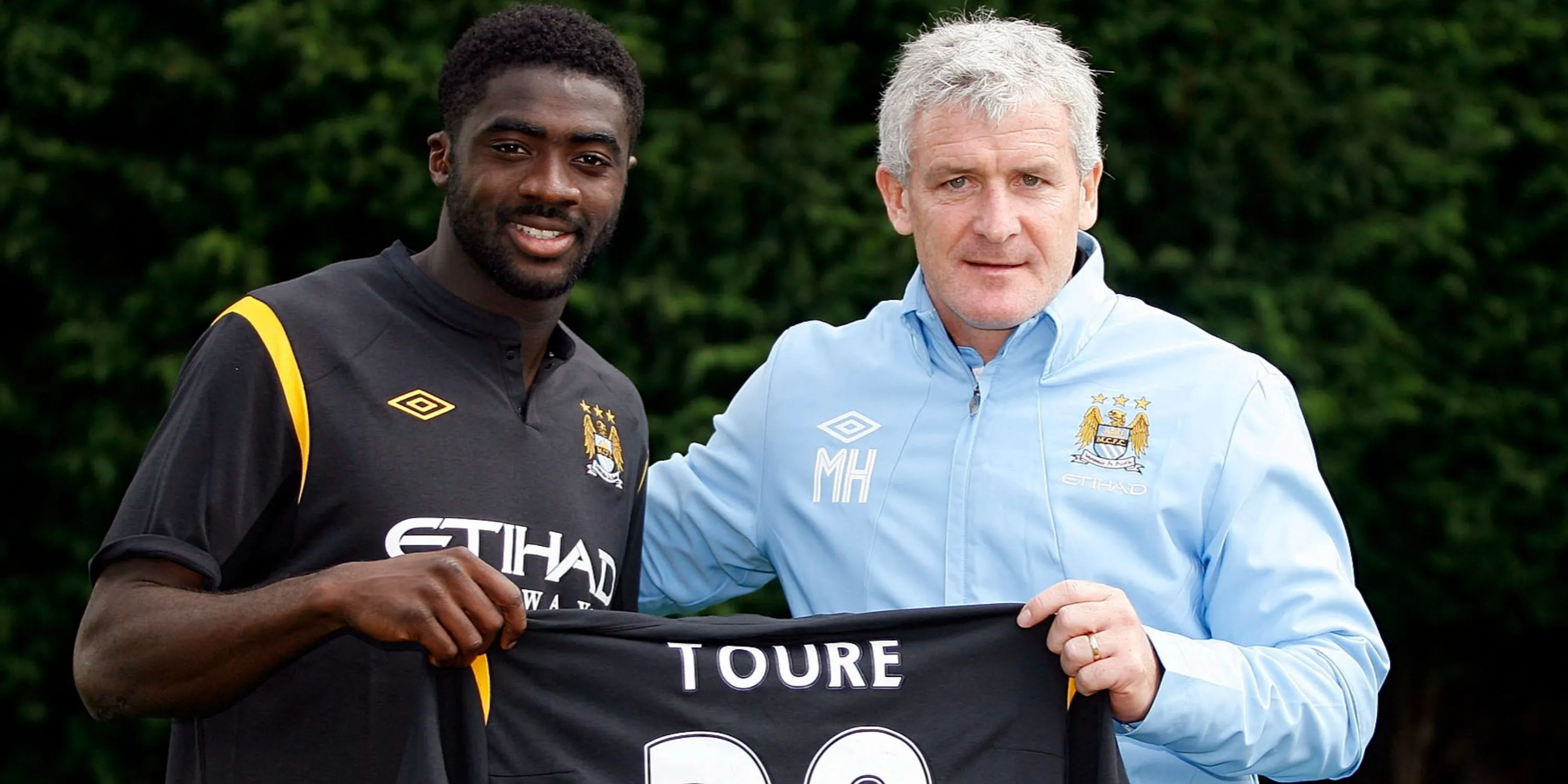 Kolo Toure trong màu áo Manchester City