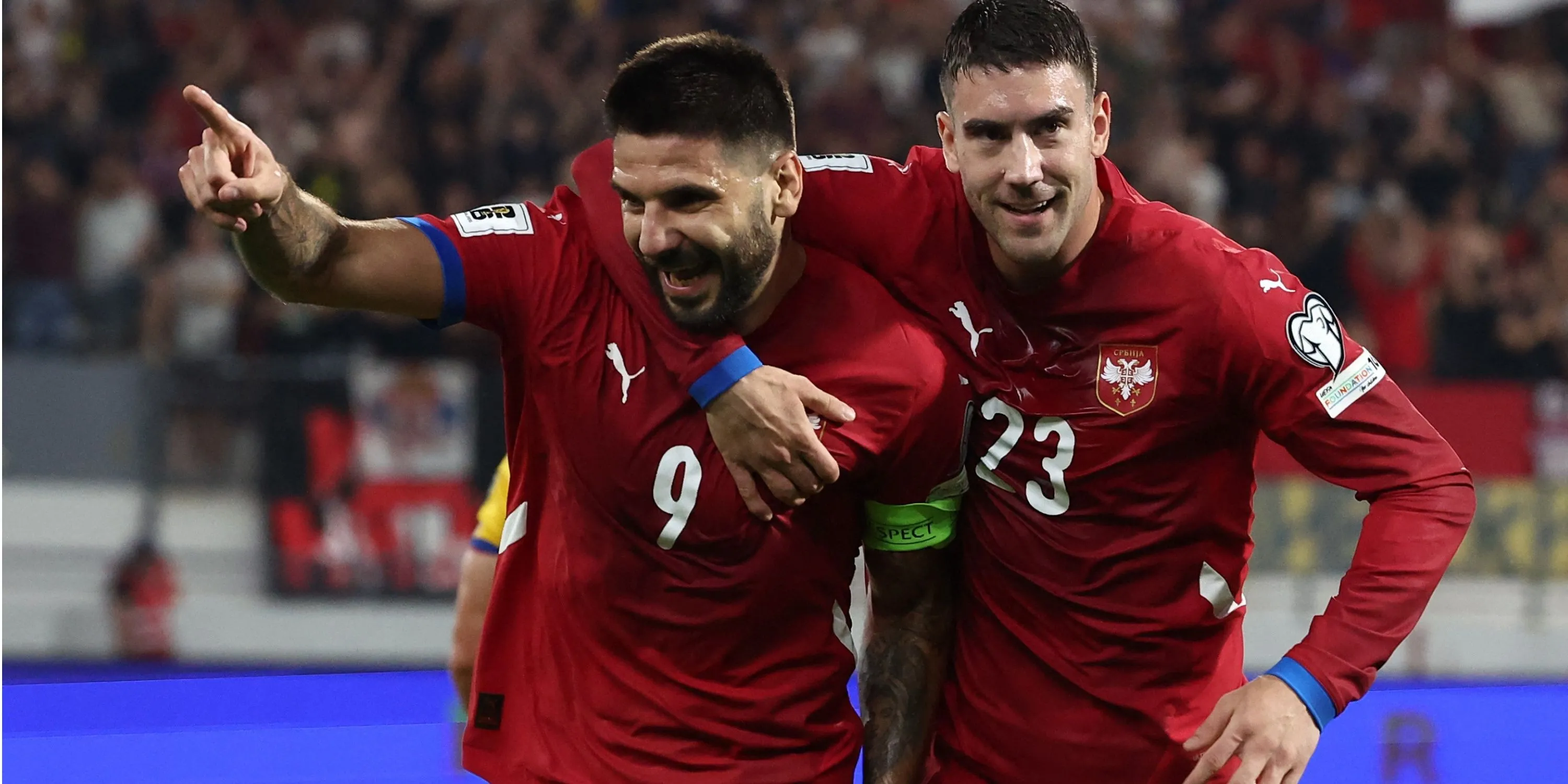 Aleksandar Mitrovic thi đấu cho ĐTQG Serbia, cho thấy phong độ đỉnh cao không suy giảm