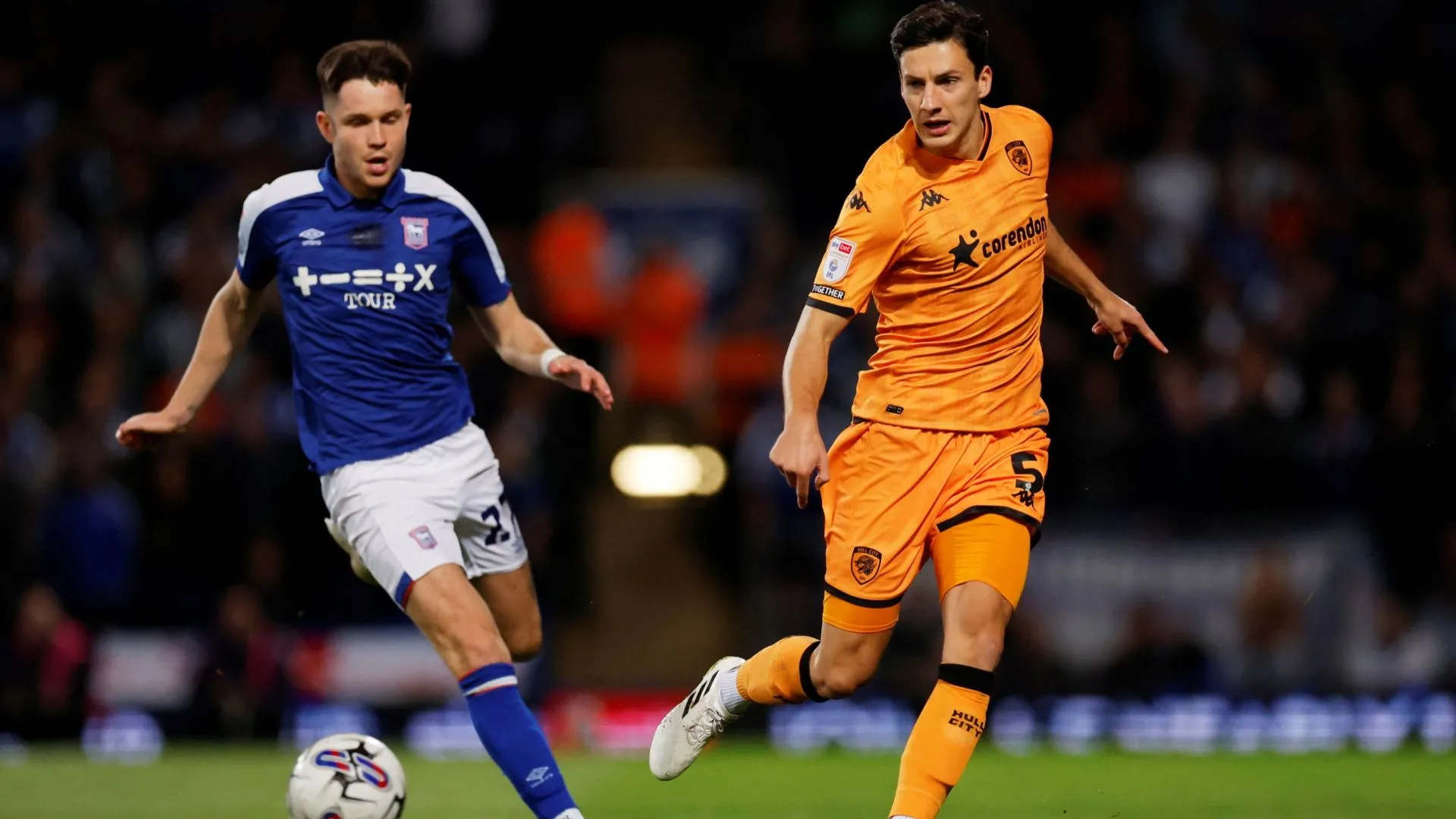 Alfie Jones cùng đồng đội trong màu áo Hull City
