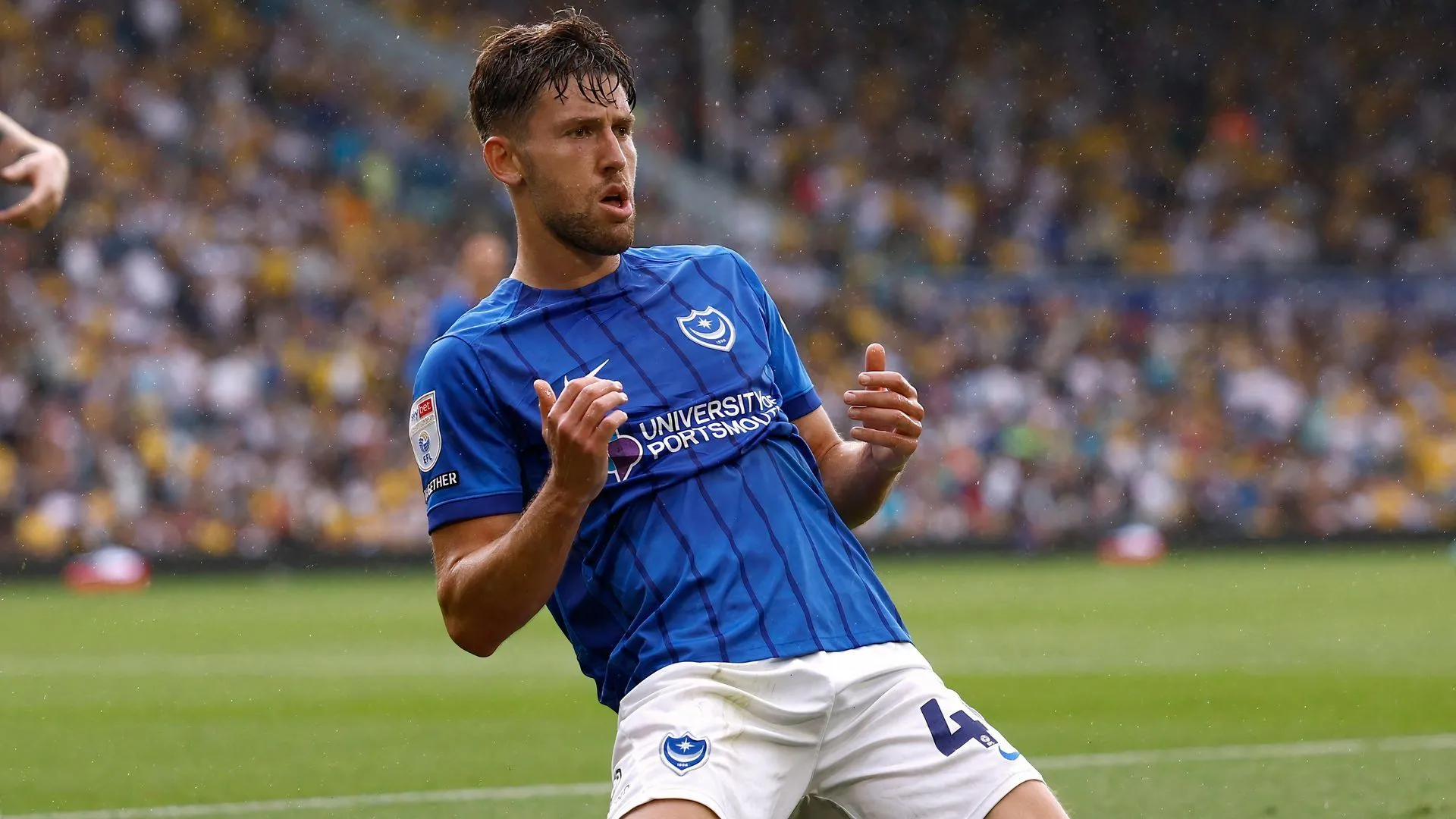 Callum Lang ăn mừng bàn thắng, niềm hy vọng của Portsmouth