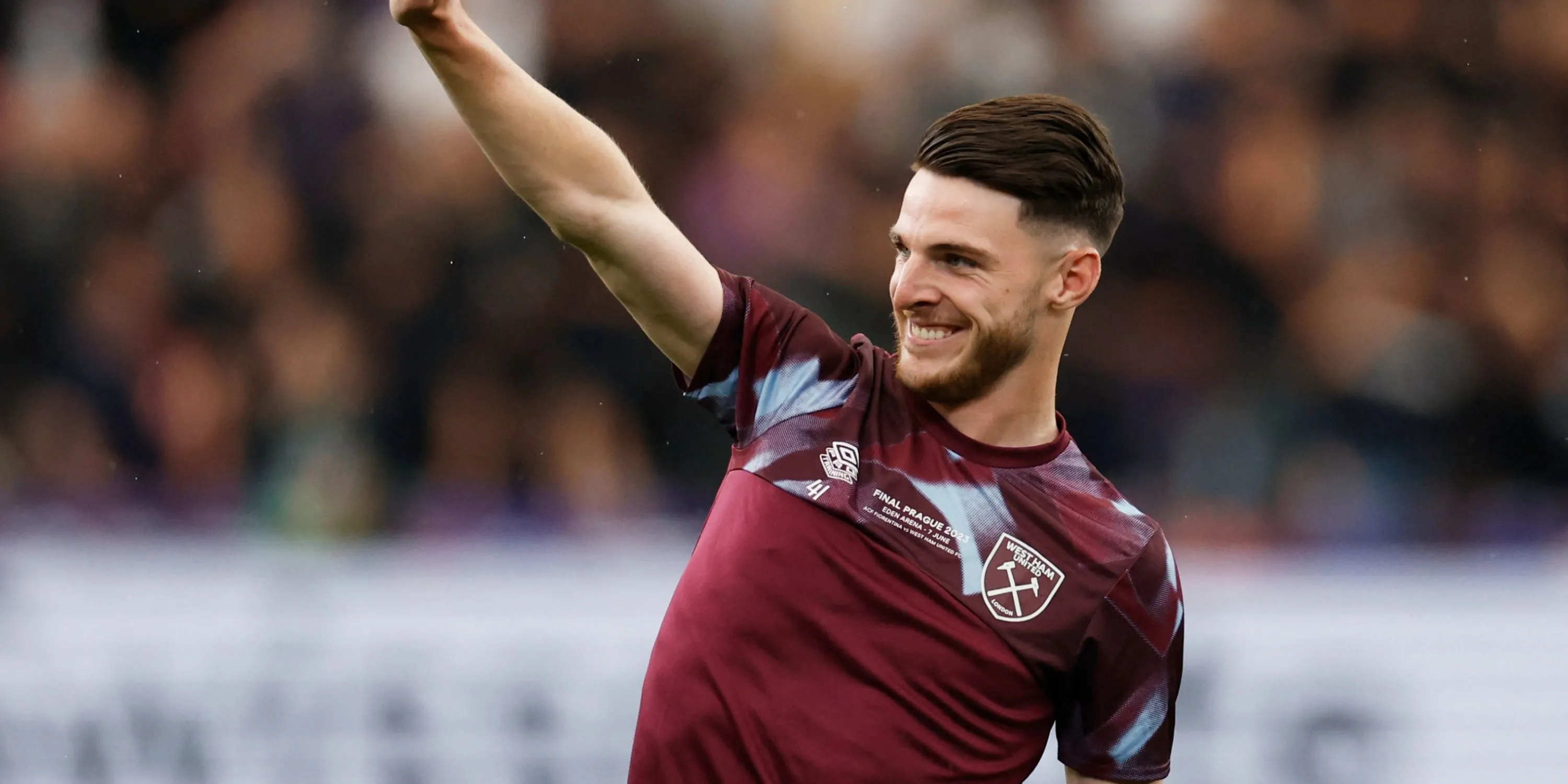 Đội trưởng Declan Rice nâng cúp vô địch Europa Conference League cùng West Ham United