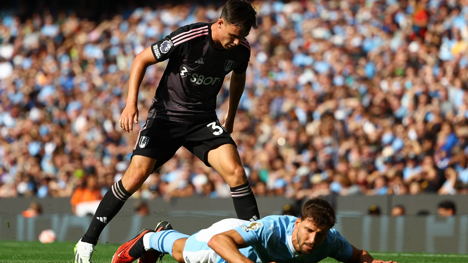Luke Harris trong màu áo Fulham