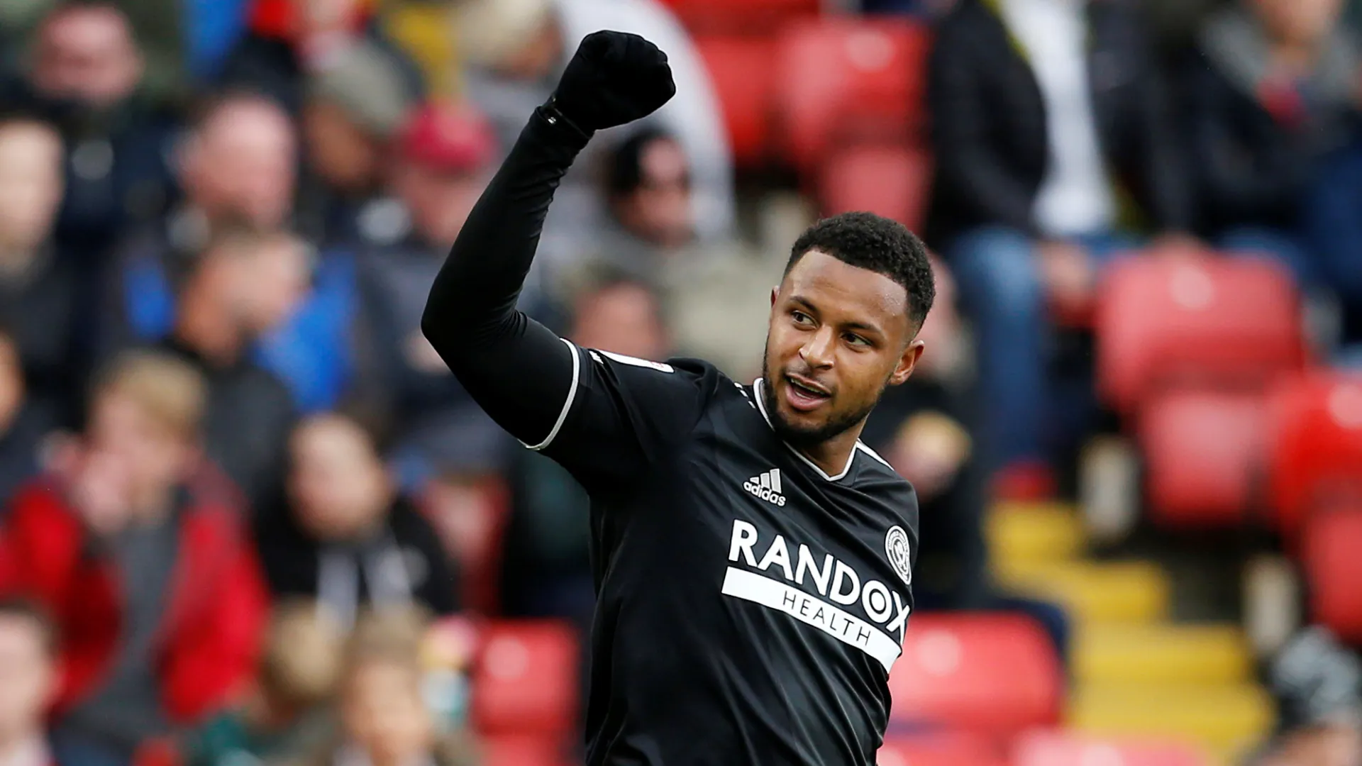 Lys Mousset buồn bã trong màu áo Sheffield United, bản hợp đồng kỷ lục thất bại