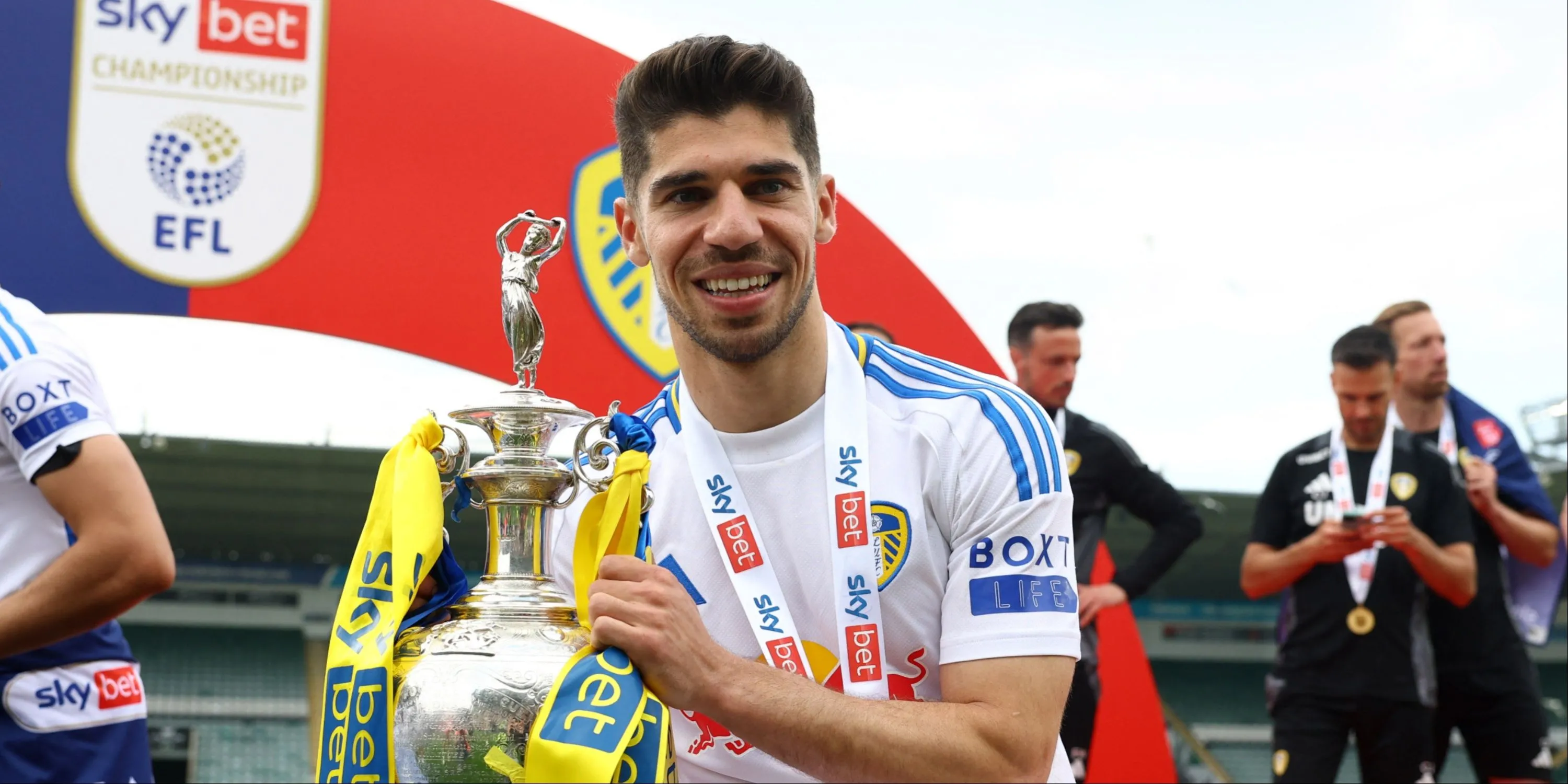Manor Solomon, cầu thủ chạy cánh được liên hệ với Leeds United nhưng đàm phán gặp khó khăn