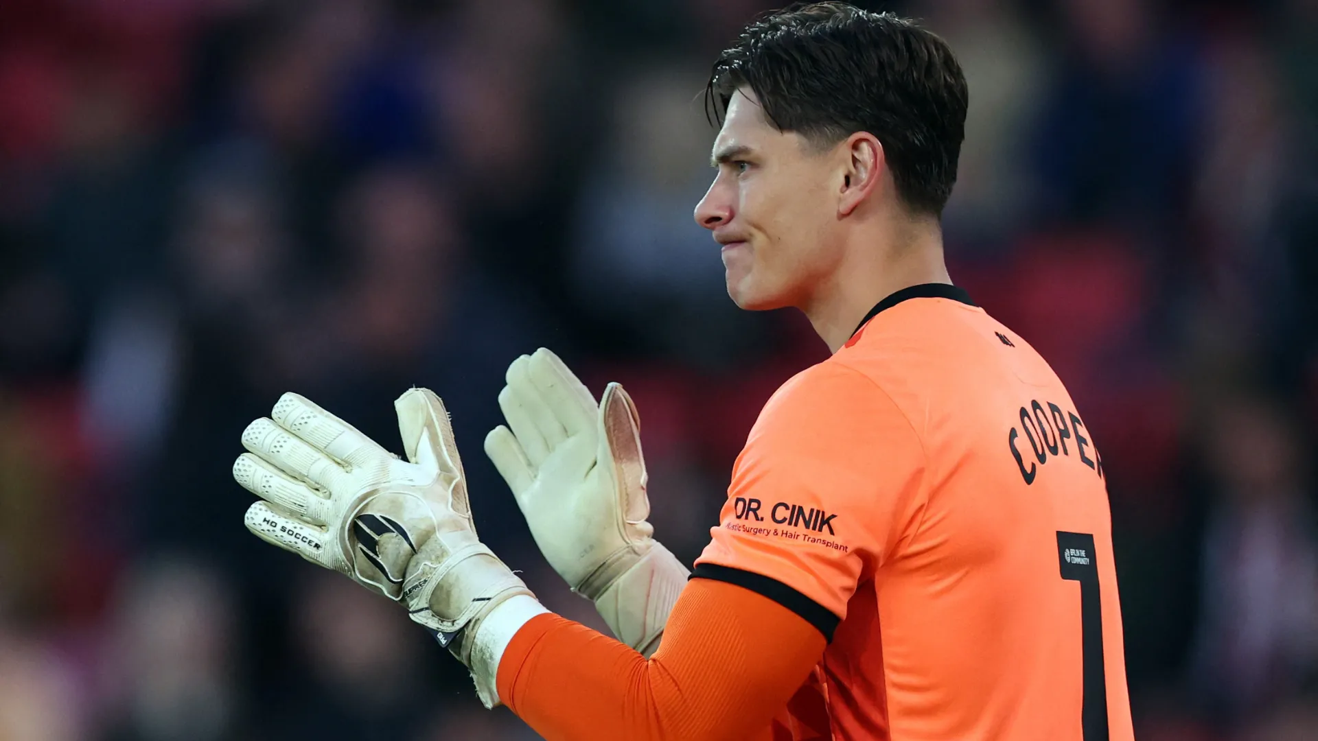 Michael Cooper thủ môn Sheffield United ngôi sao đang được săn đón
