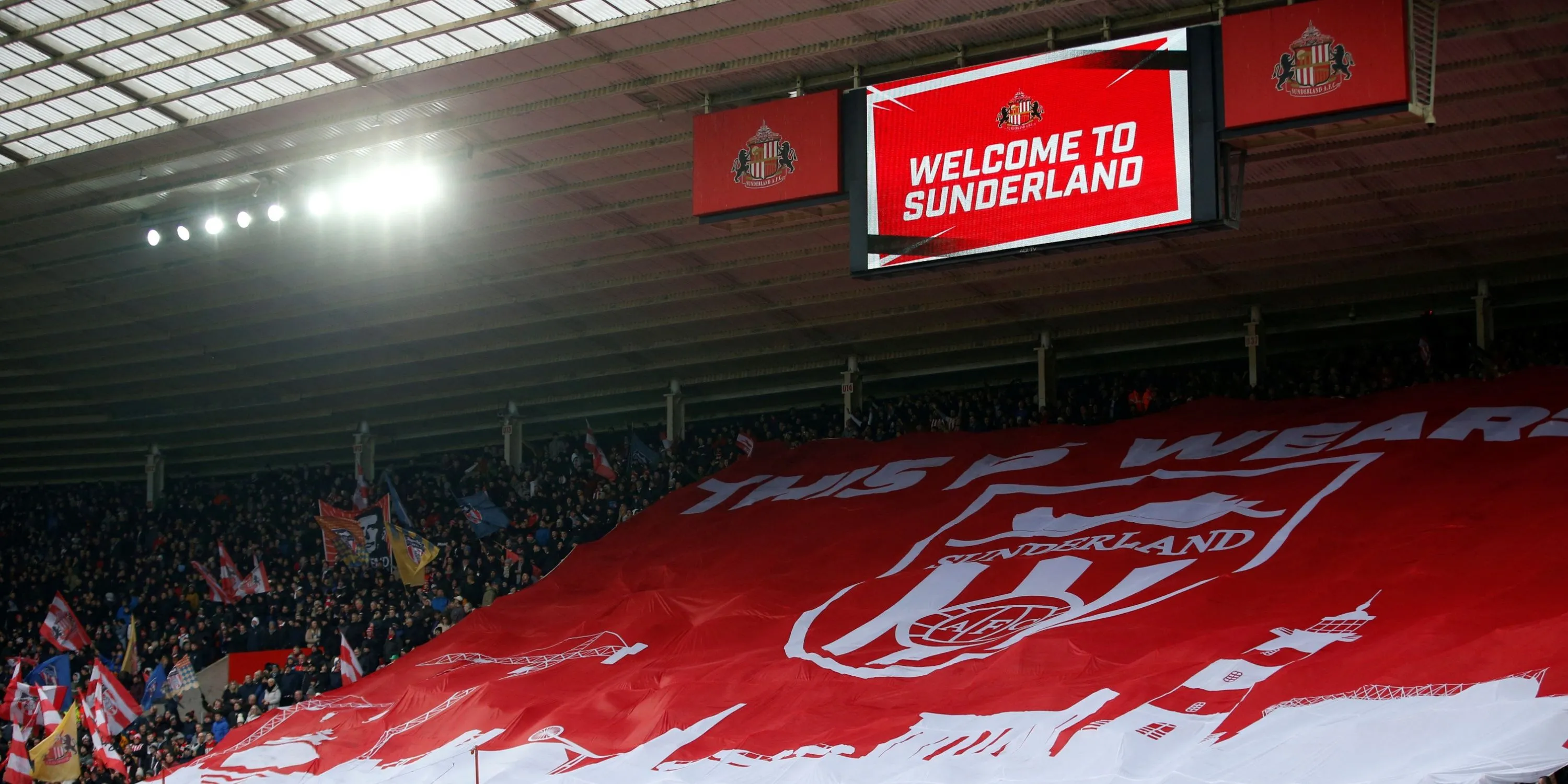 Sân vận động Ánh Sáng (Stadium of Light), sân nhà của Sunderland, biểu tượng cho tham vọng vươn tầm ở Ngoại hạng Anh.
