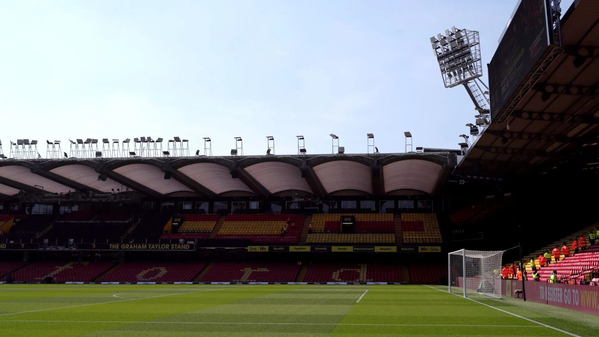 Sân vận động Vicarage Road của Watford FC trước mùa giải mới