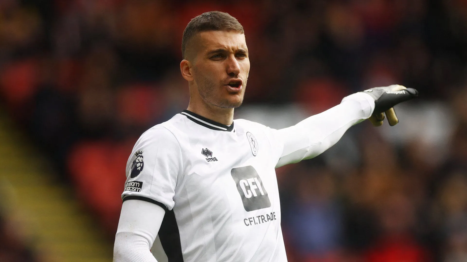 Thủ môn Ivo Grbic trong màu áo Sheffield United, chuẩn bị cho cơ hội mới dưới thời Ruben Selles