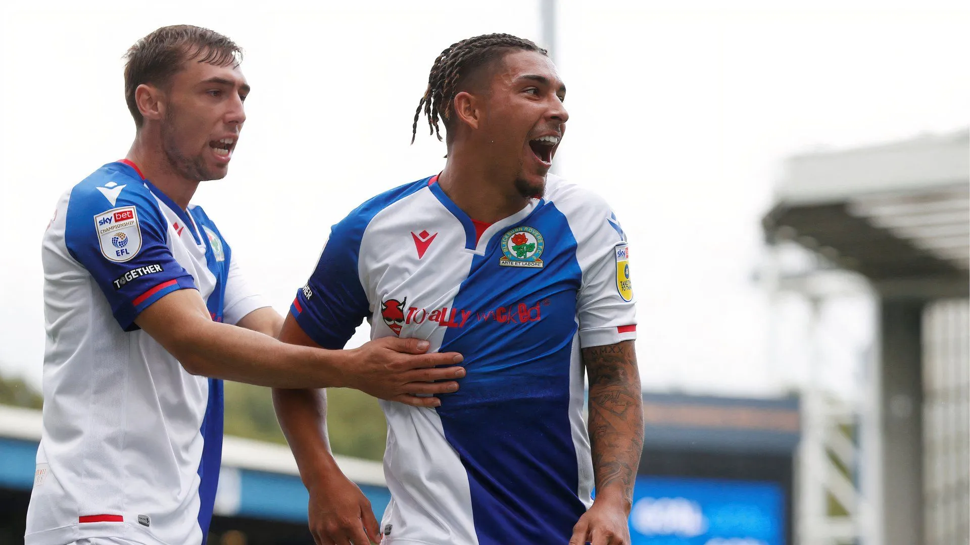 Tiền đạo Tyrhys Dolan trong màu áo Blackburn Rovers