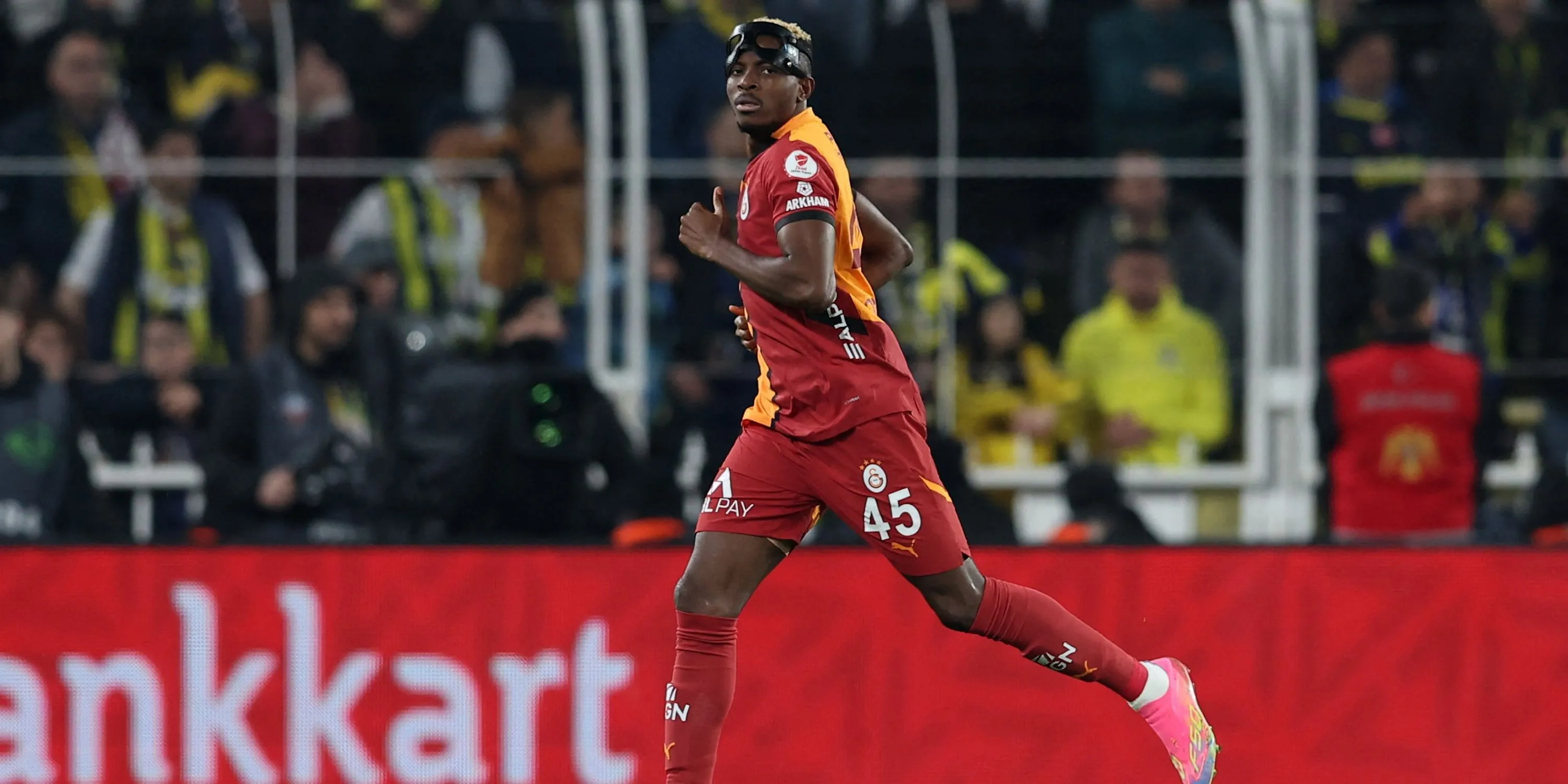 Tiền đạo Victor Osimhen ăn mừng bàn thắng trong thời gian cho mượn tại Galatasaray