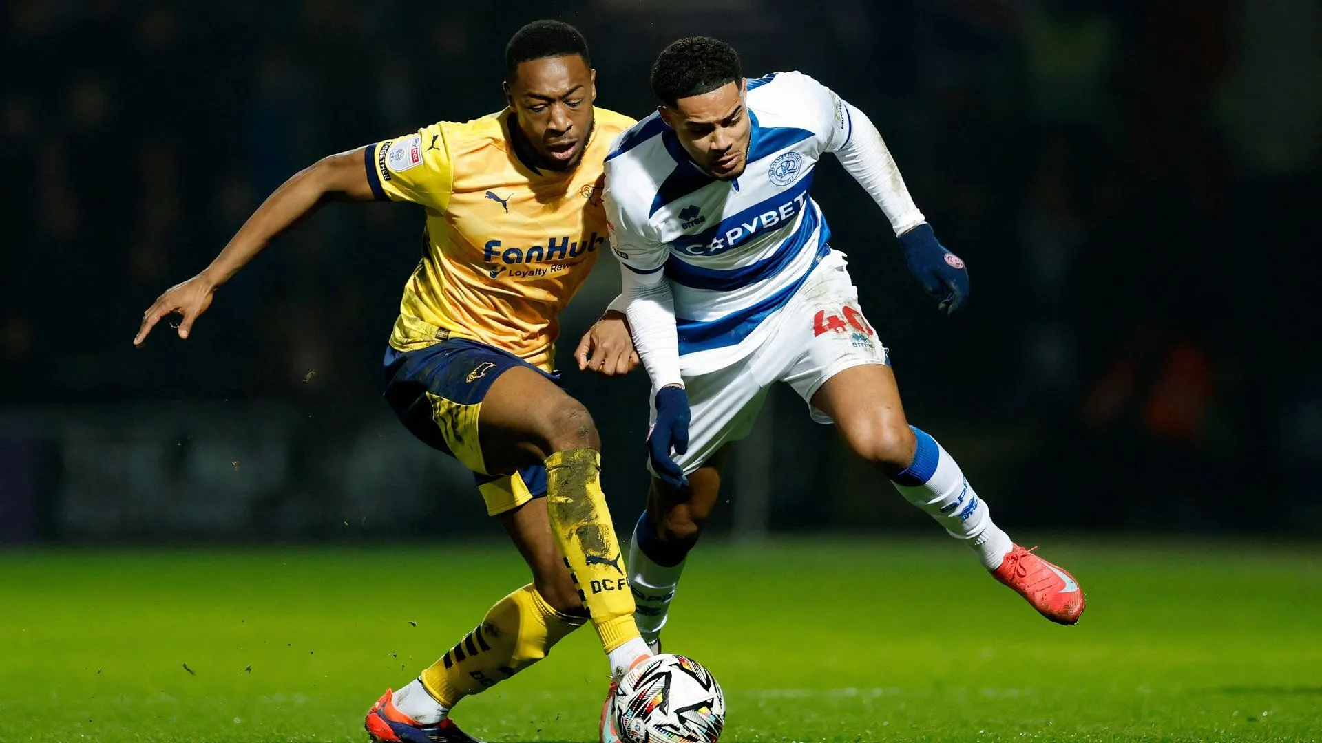 Tiền vệ Jonathan Varane trong một pha xử lý bóng đầy tự tin cho QPR