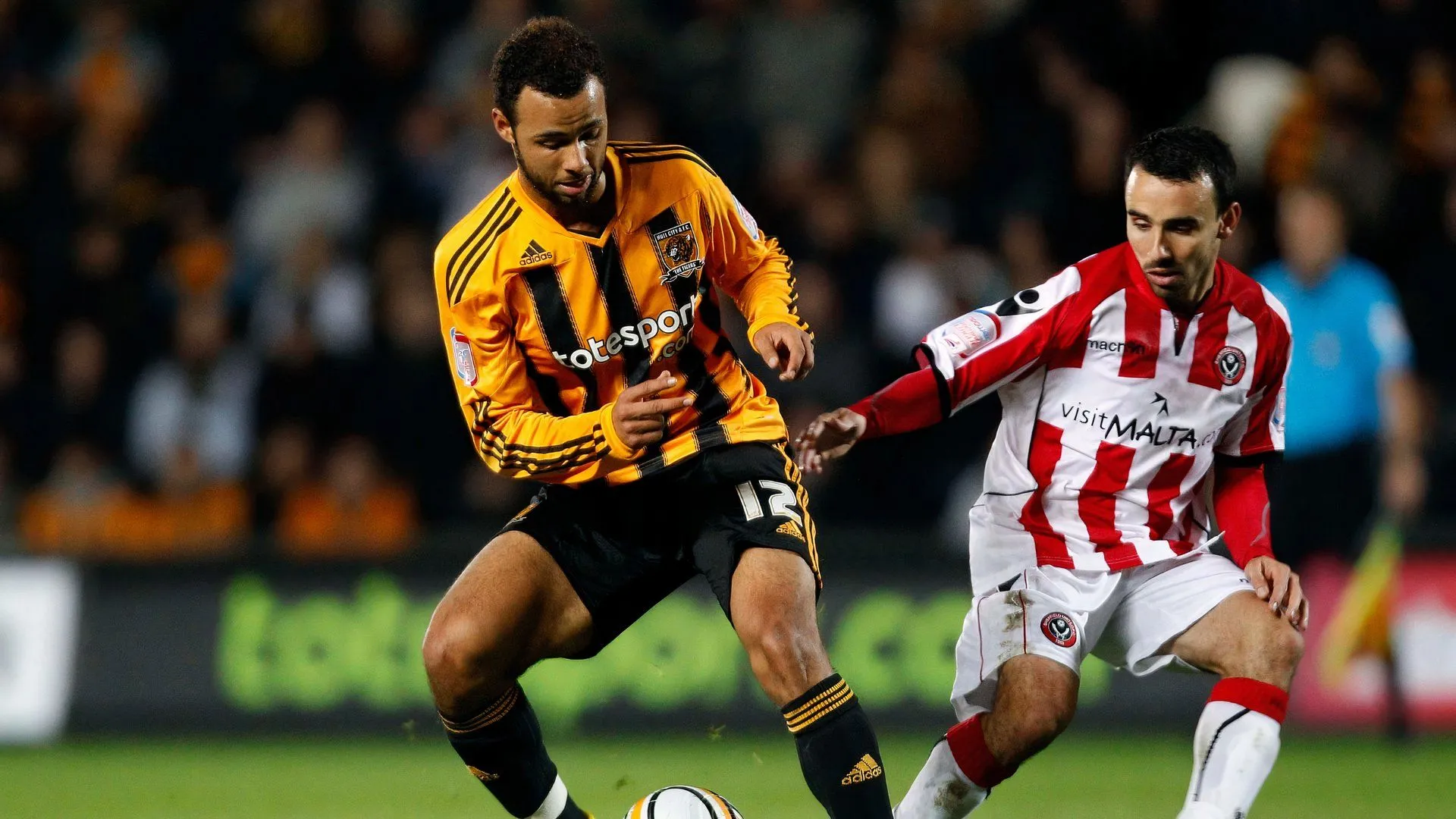 Cựu tiền vệ Leon Britton trong màu áo Sheffield United, giai đoạn anh thừa nhận mắc sai lầm khi rời Swansea City.