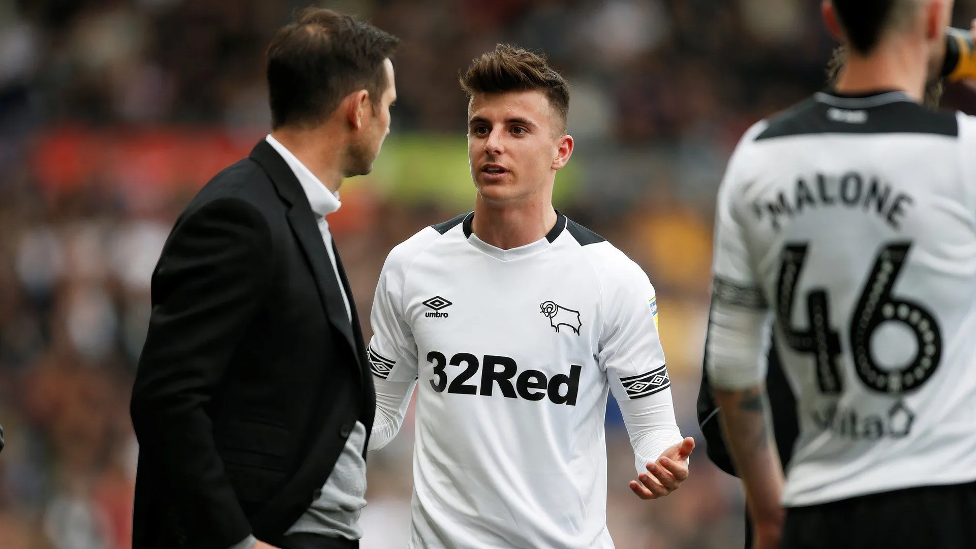 Frank Lampard và Mason Mount trong màu áo Derby County, biểu tượng của sự hợp tác thành công