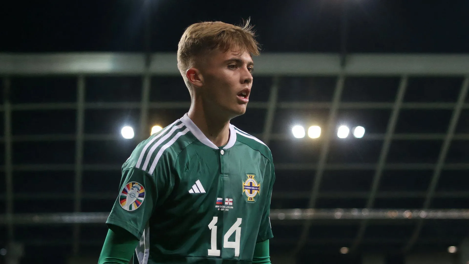Isaac Price ăn mừng bàn thắng trong màu áo West Brom tại Championship