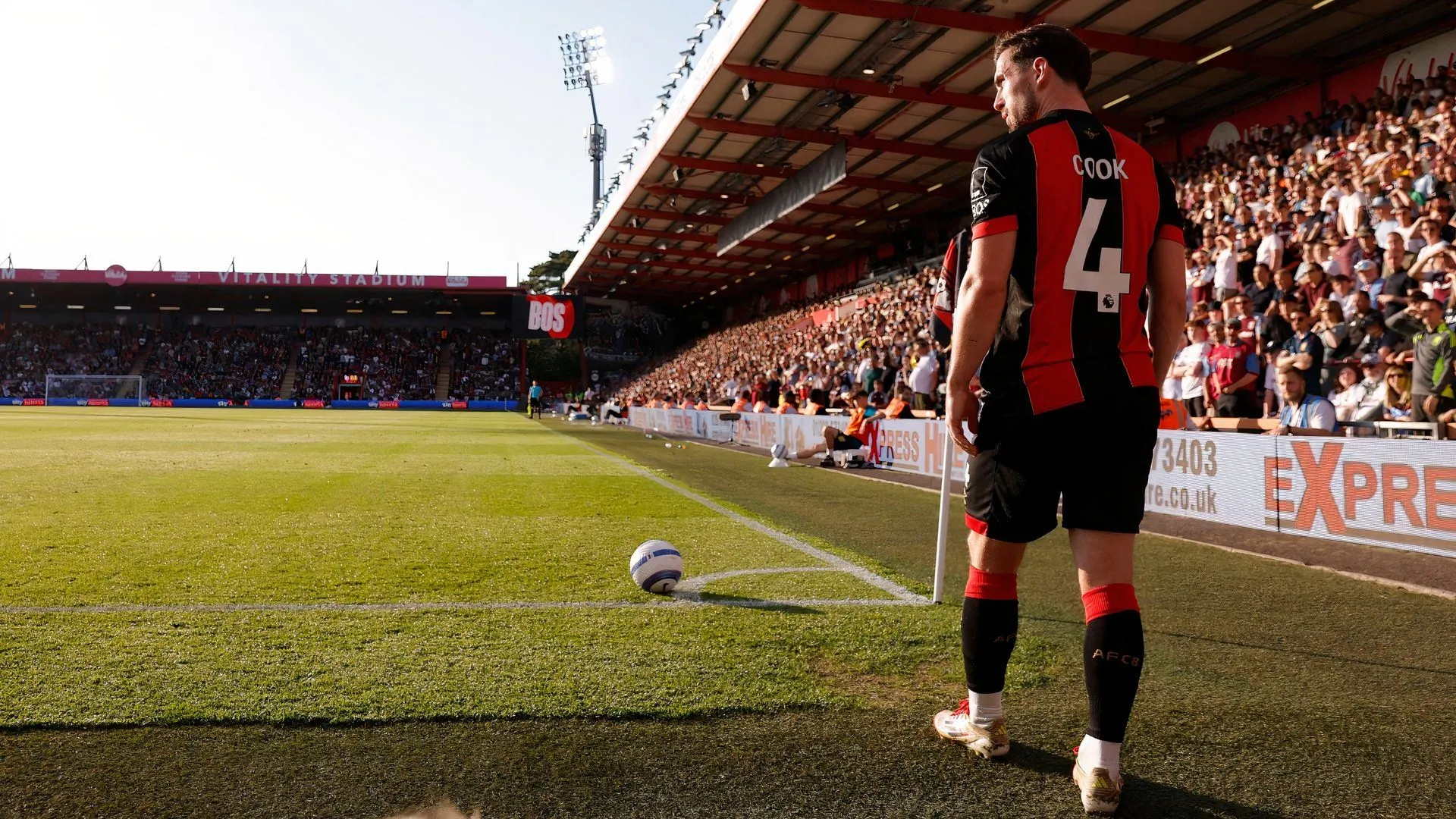 Lewis Cook - Tiền vệ đẳng cấp Premier League lọt tầm ngắm Ipswich Town