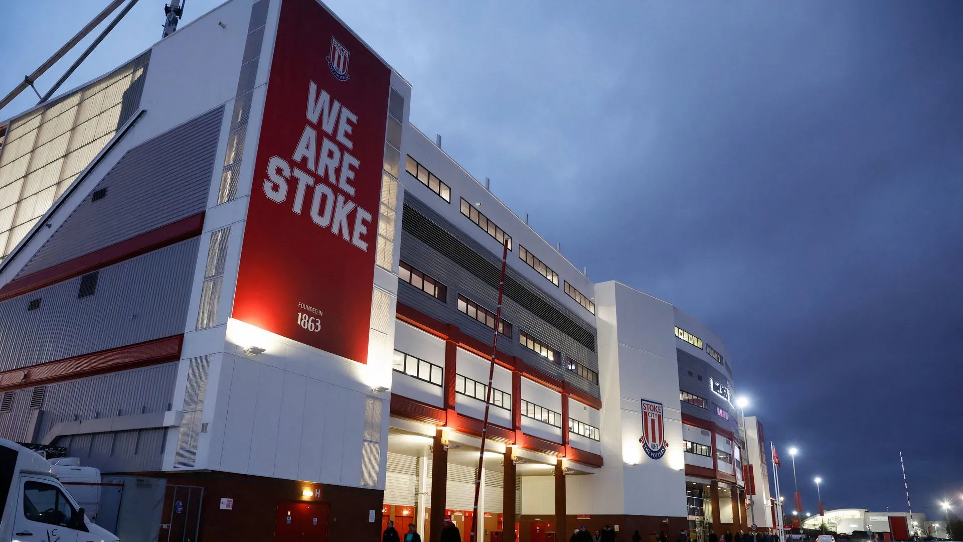 Toàn cảnh sân Bet365 của Stoke City, nơi phong cách &quot;xấu xí&quot; định hình
