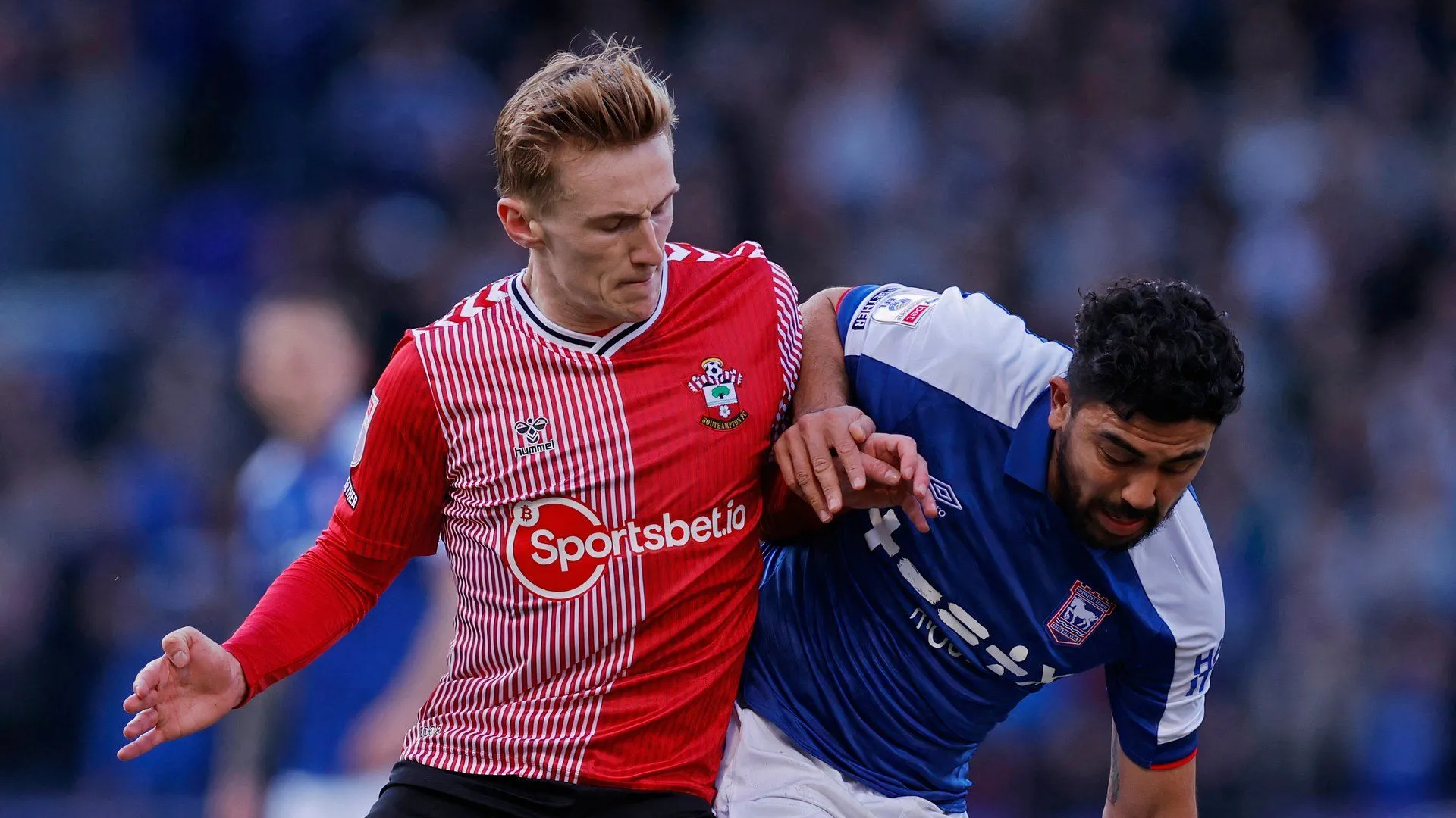 Flynn Downes, tiền vệ trung tâm của Southampton, hy vọng tìm lại vị trí đá chính