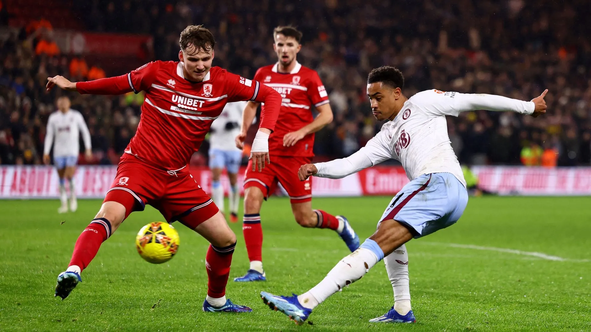 Kieran Scott giải thích lý do Rav van den Berg rời Boro