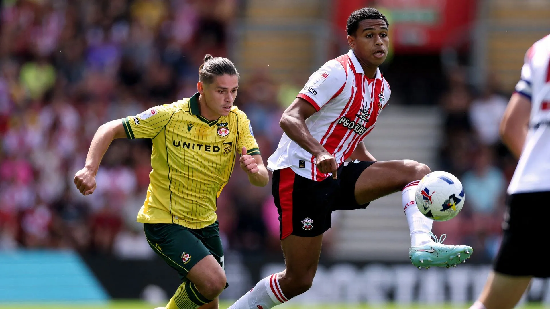 Shea Charles, tiền vệ trẻ đầy năng lượng của Southampton, là một điểm sáng của mùa giải