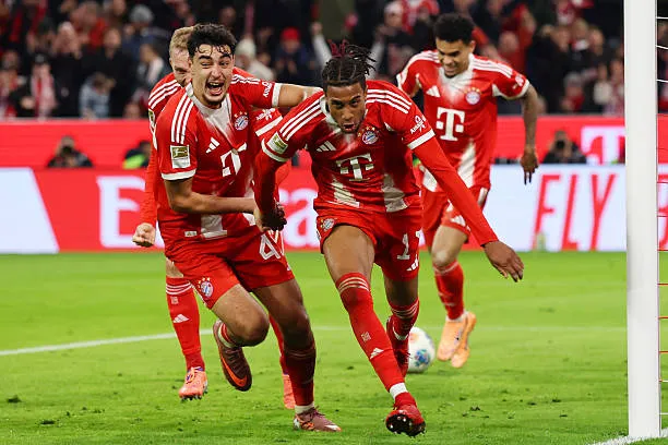 Bayern không thể ngăn cản: cảnh ăn mừng sau bàn thắng