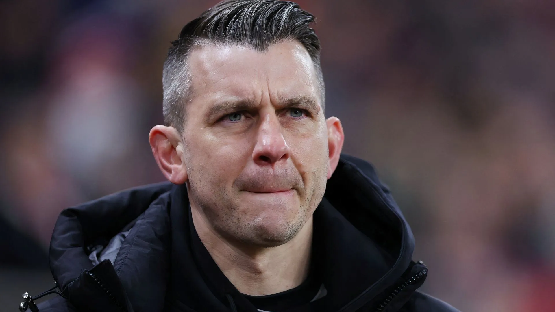 Bloomfield thời còn dẫn dắt Luton Town trên sân Kenilworth Road