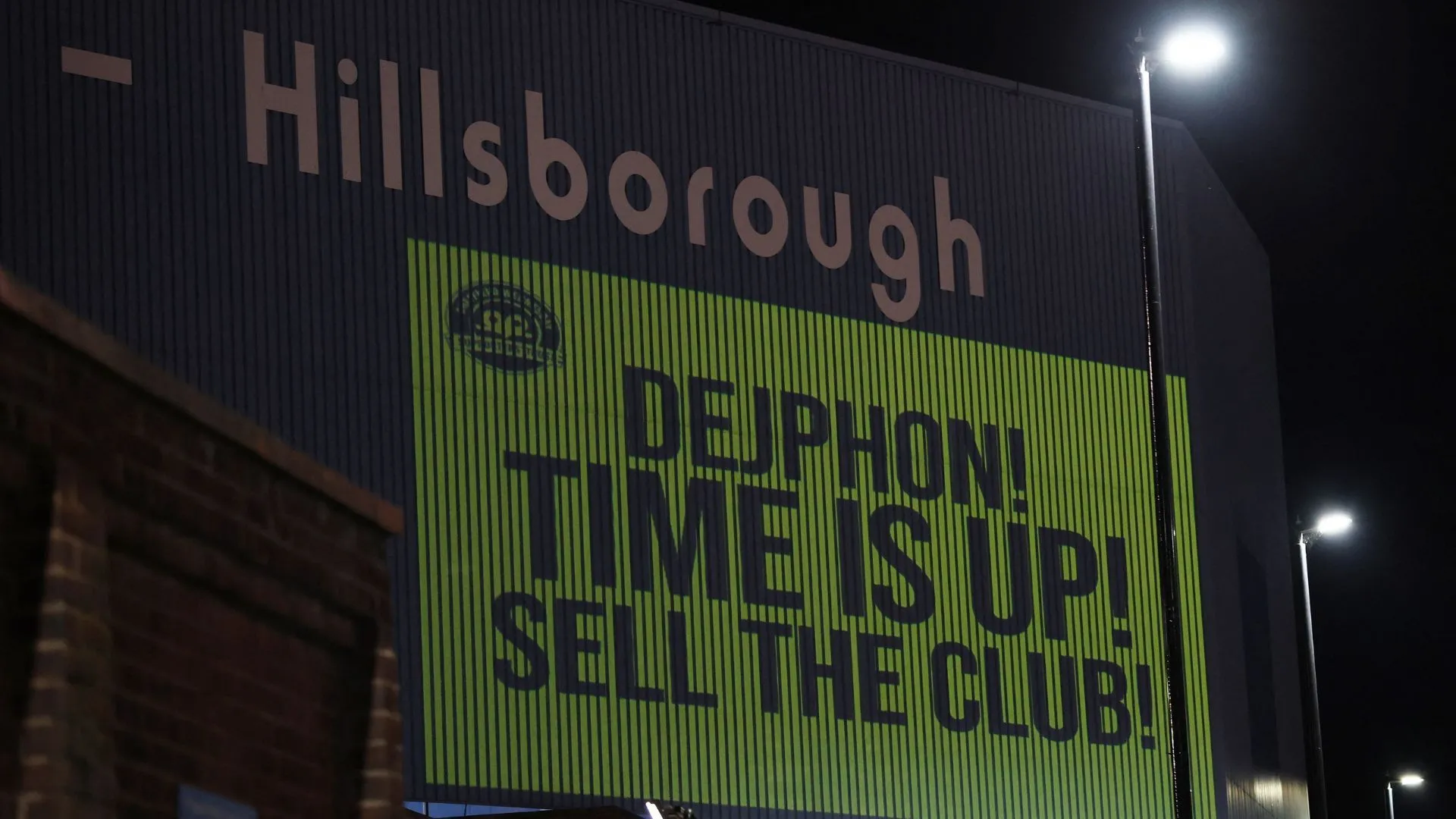 CĐV Sheffield Wednesday biểu tình tại Hillsborough sau quyết định vào quản trị, khao khát lấy lại câu lạc bộ