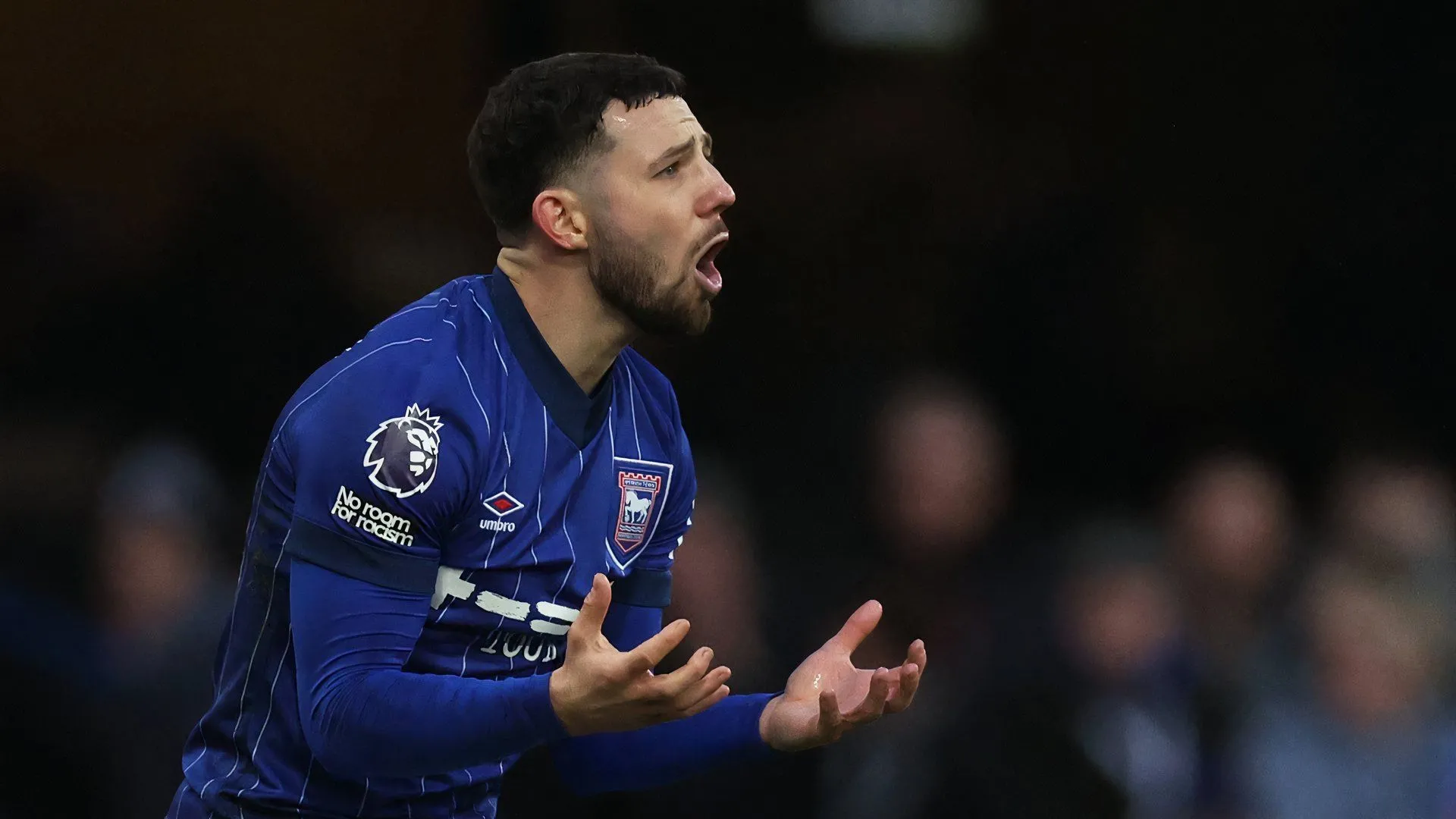 Conor Chaplin trong màu áo Ipswich trước khi trở lại Portsmouth theo dạng cho mượn