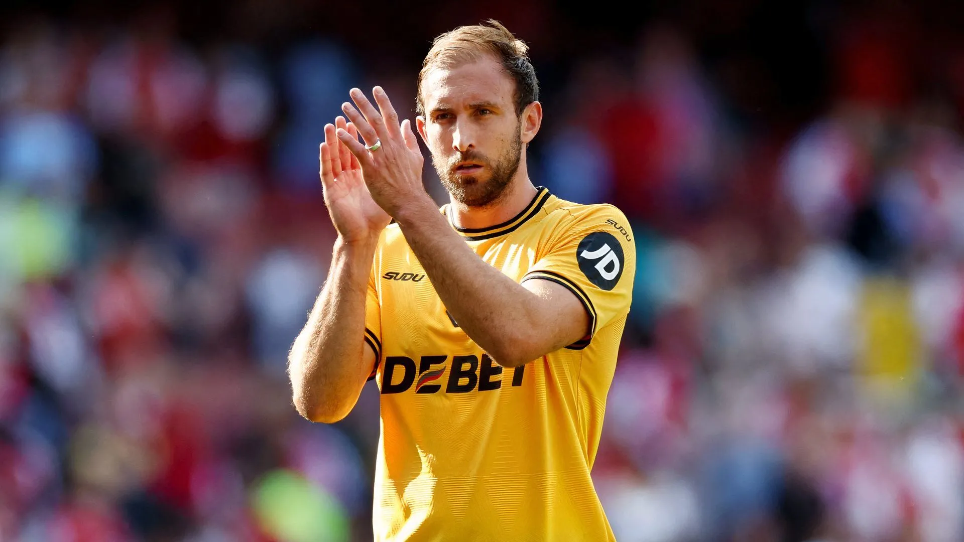 Craig Dawson, trung vệ dày dạn kinh nghiệm ở Ngoại hạng Anh, có thể bổ sung leadership cho đội bóng Championship