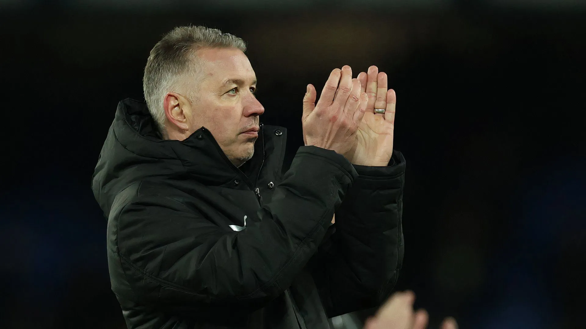 Darren Ferguson - chiến lược gia Peterborough bị sa thải sau trận thua Blackpool