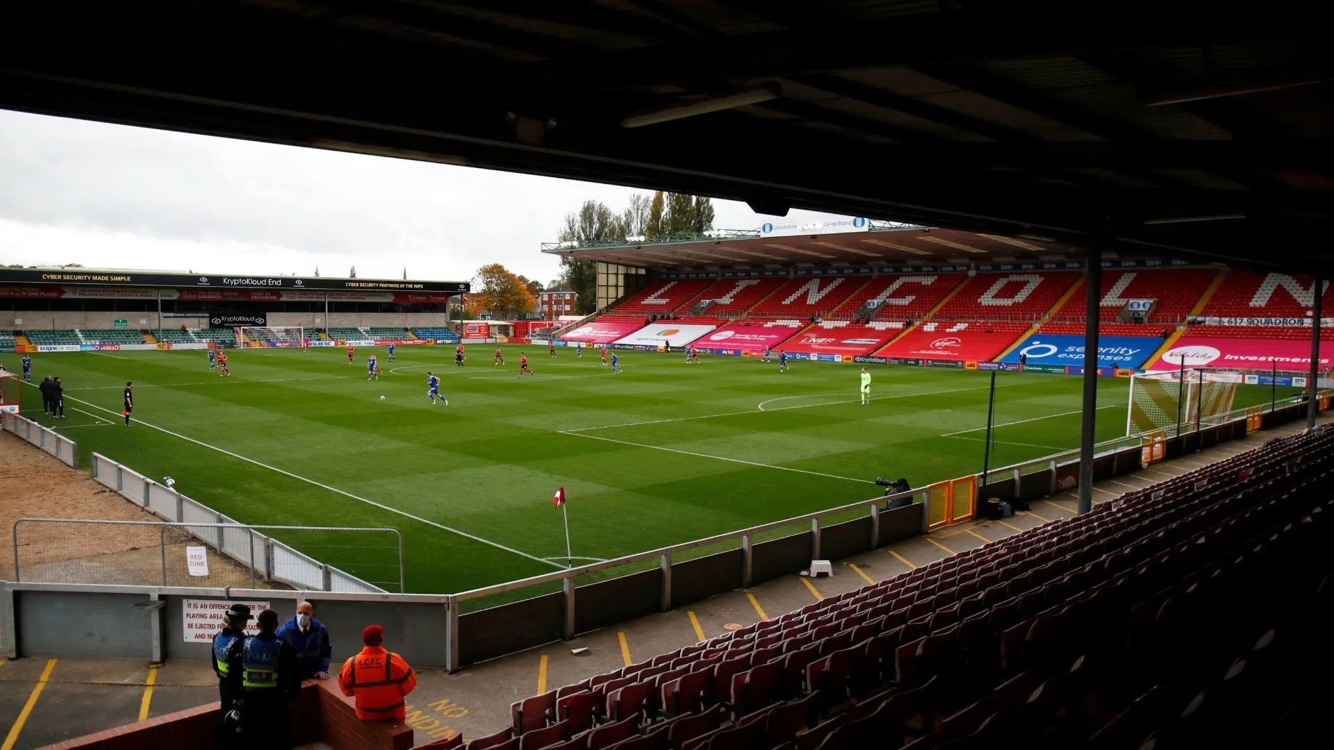 Sân LNER của Lincoln City, điểm đến tiềm năng cho Wales