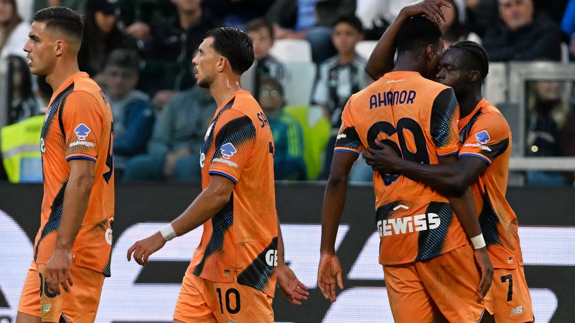 Sulemana ăn mừng bàn thắng cho Atalanta trong trận gặp Juventus